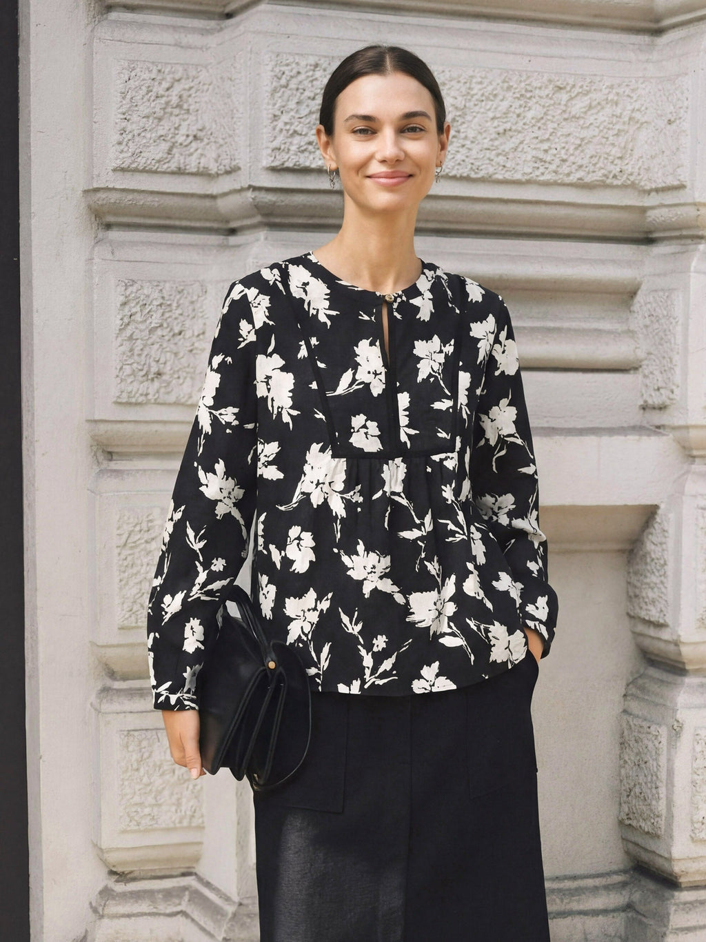 LINTICO 100% Linen Floral Printed Gathered Pullover Top AMIYA — construction detail