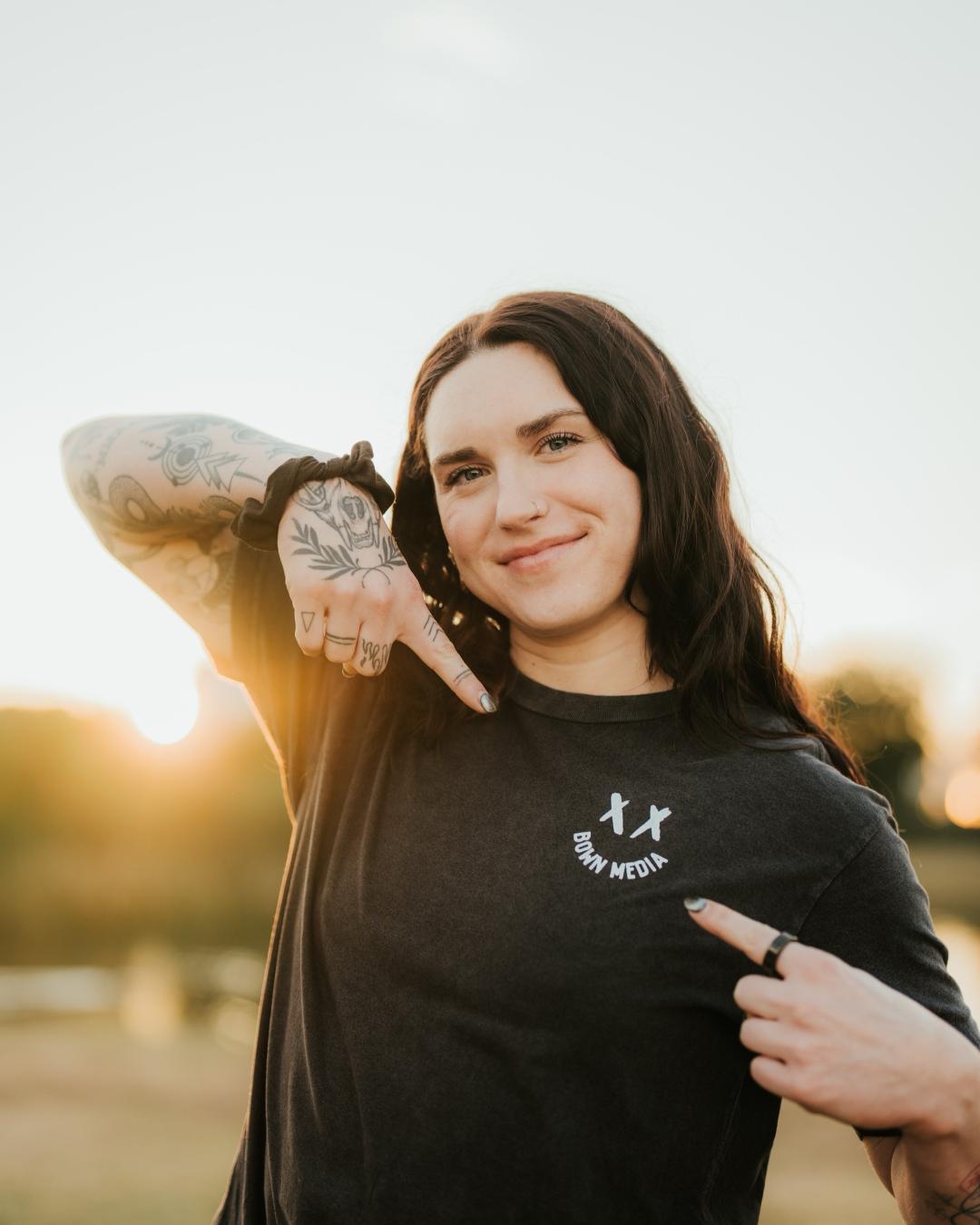 BLACKOUT BARBELL Lead By Light Tee (BOWN MEDIA x BLACKOUT) — detail and construction