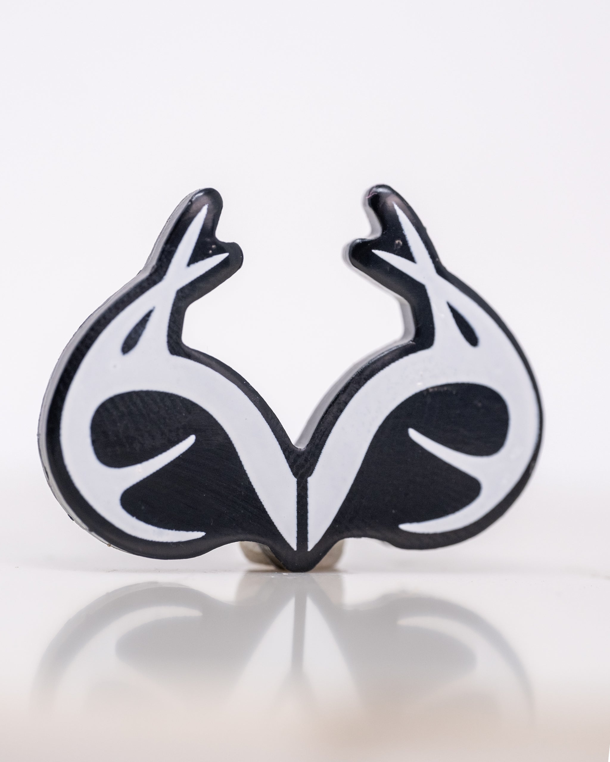 Pins and Aces Real Tree Antlers Ball Marker — lifestyle context