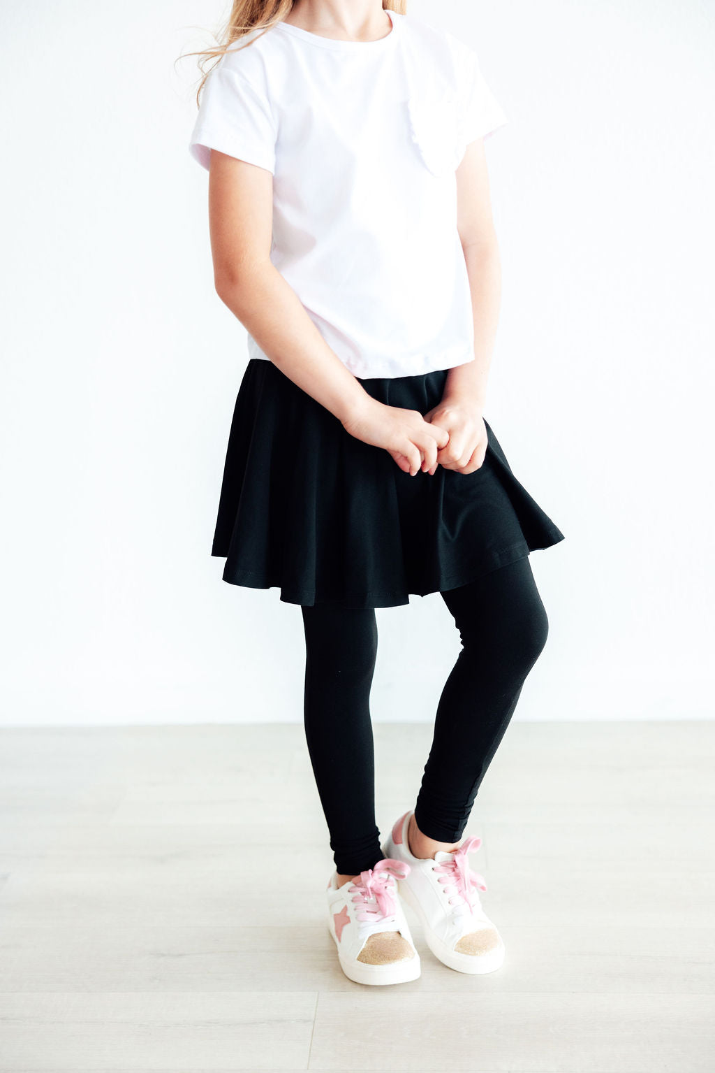 Mila & Rose ® Black Twirl Skegging — lifestyle context