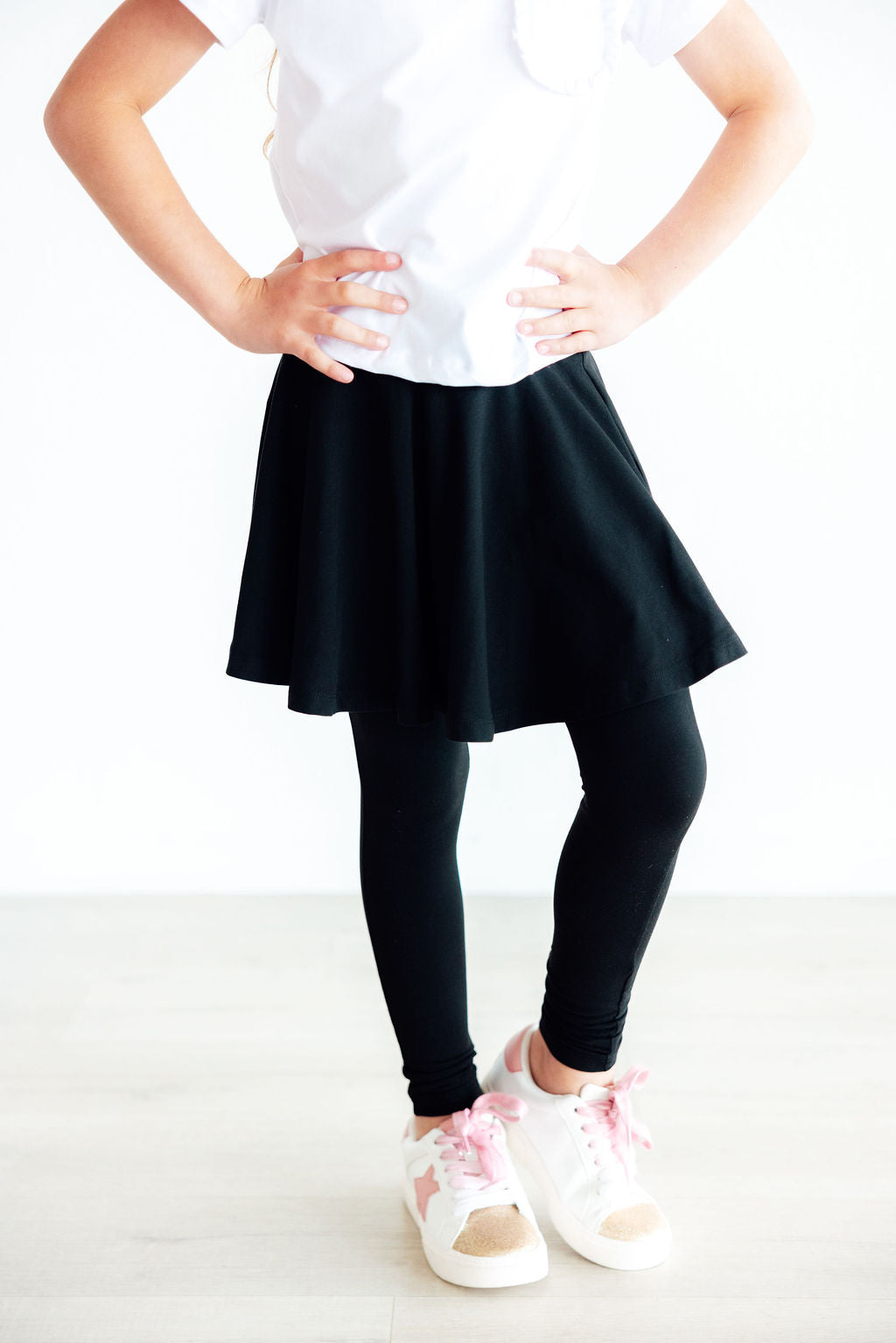 Mila & Rose ® Black Twirl Skegging — main product shot