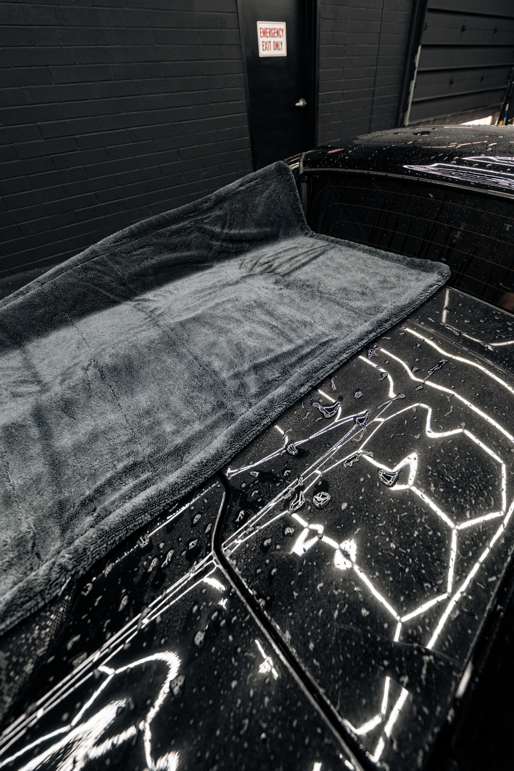 BLACKLINE® TWISTED-LOOP DRYING TOWEL – Blackline Car Care, view 7