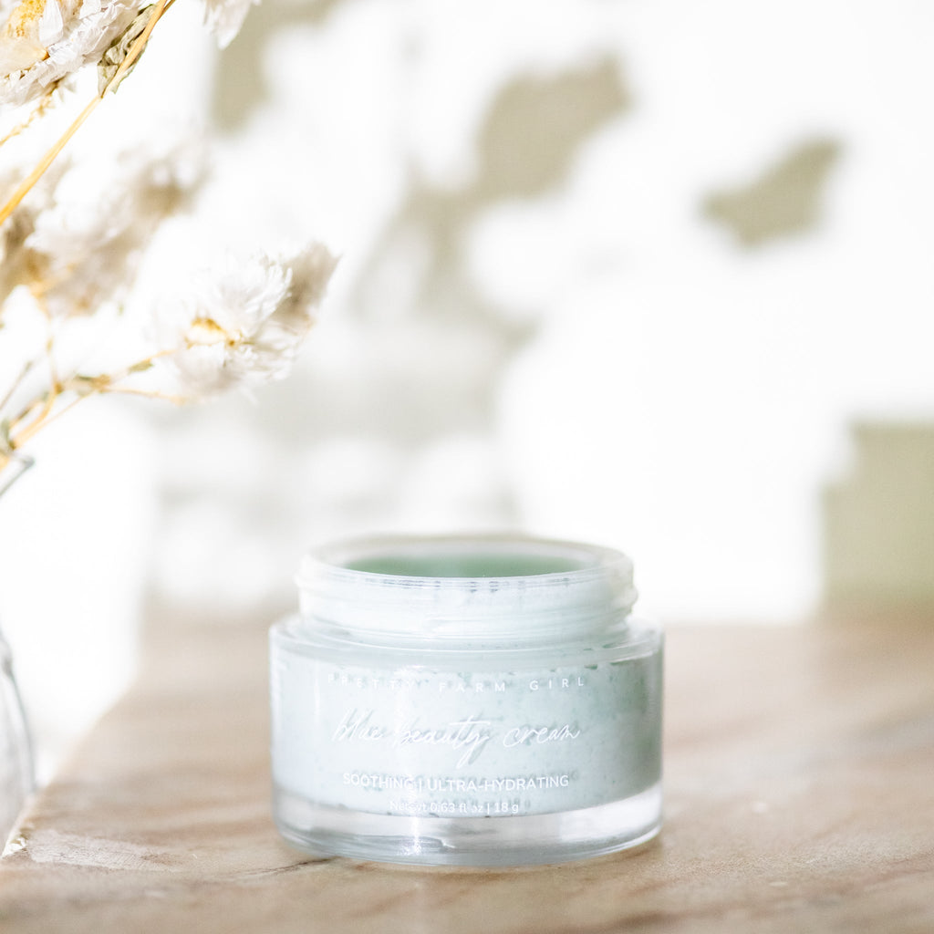 Pretty farm girl Skin Redness Skincare Routine Kit — color detail