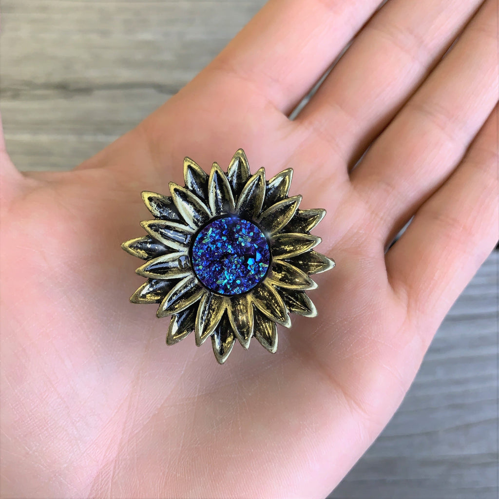 BodyCandy Blue Faux Druzy Sunburst Flower Double Flare Plug Set 2G to 1" — detail close-up