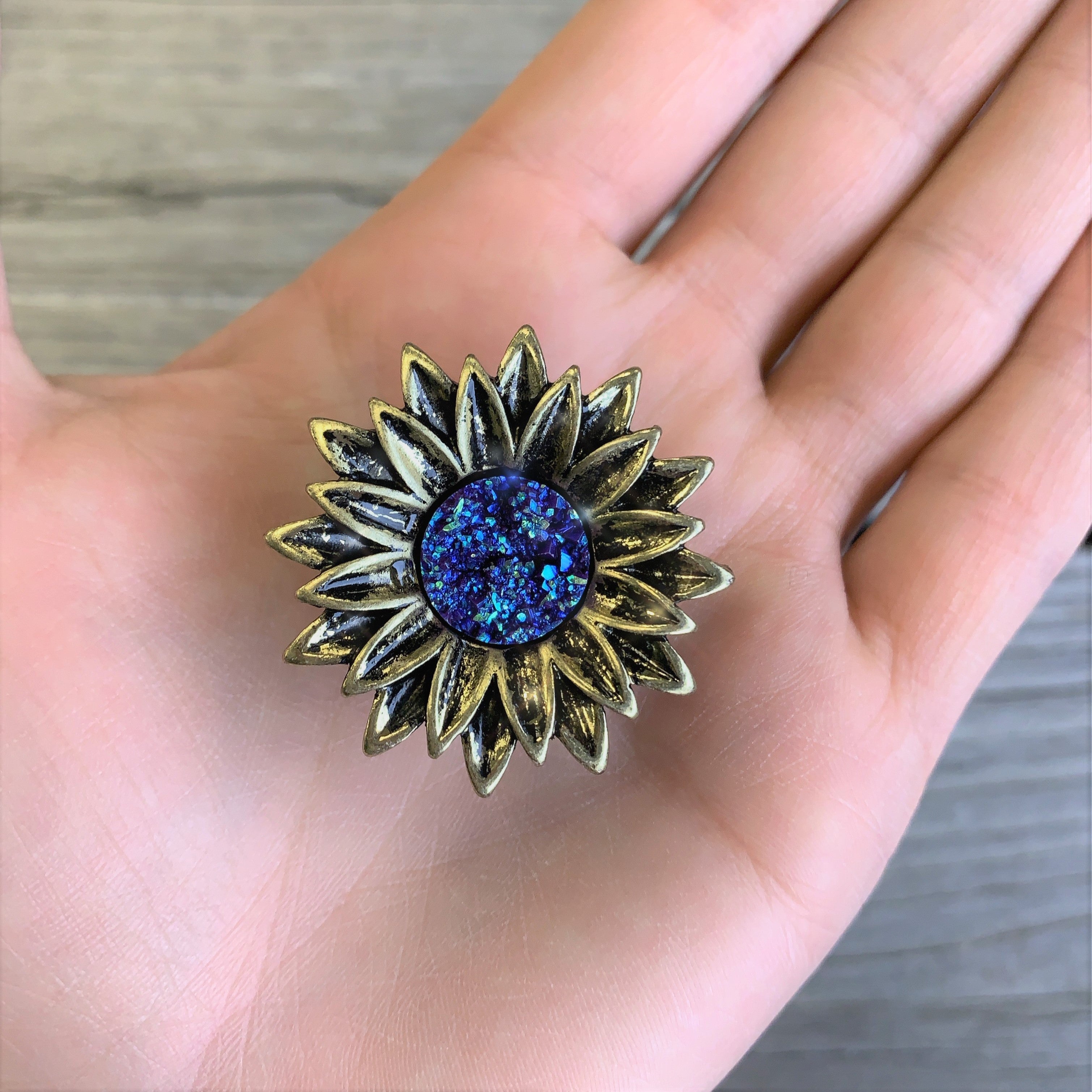 BodyCandy Blue Faux Druzy Sunburst Flower Double Flare Plug Set 2G to 1" — detail close-up