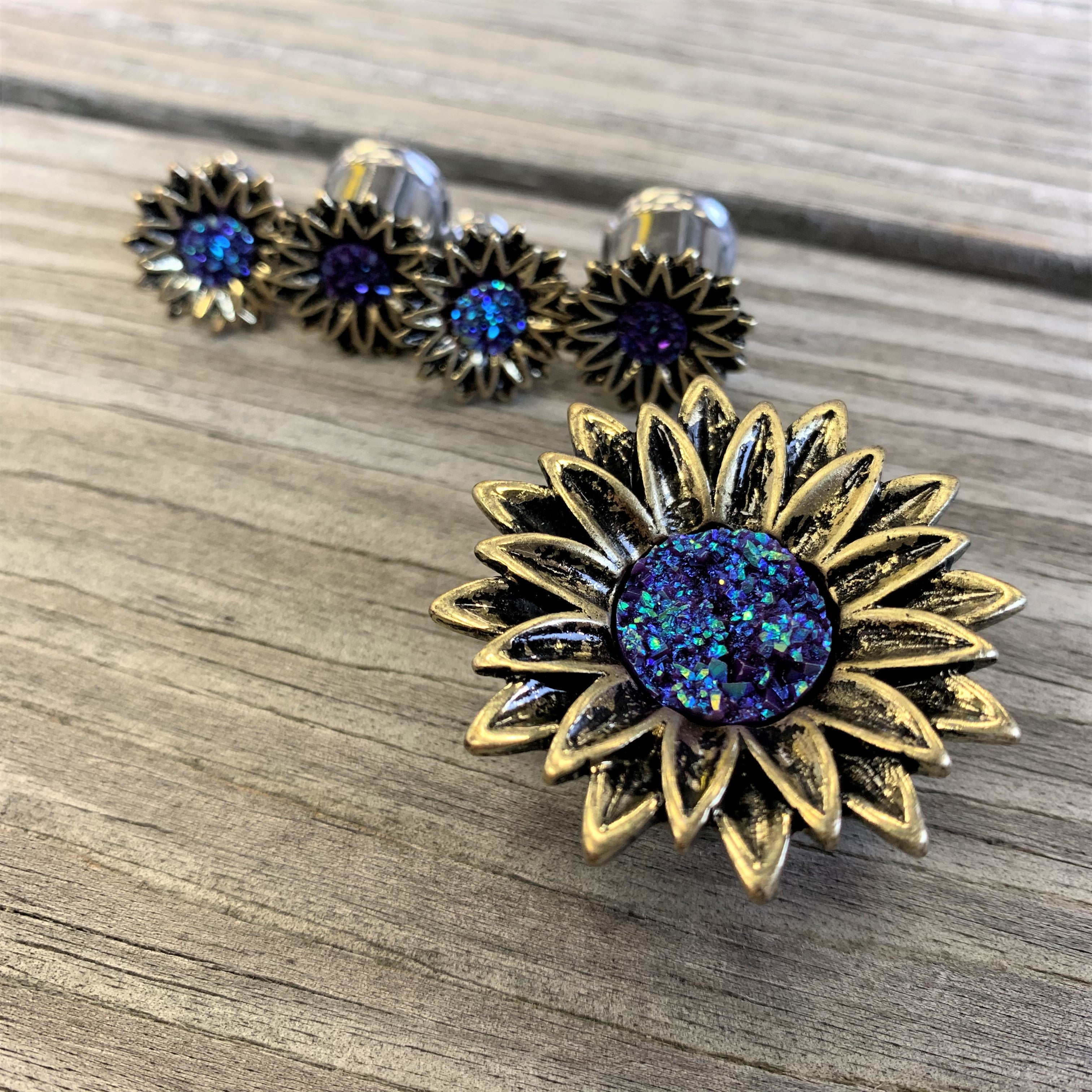 BodyCandy Blue Faux Druzy Sunburst Flower Double Flare Plug Set 2G to 1" — lifestyle context