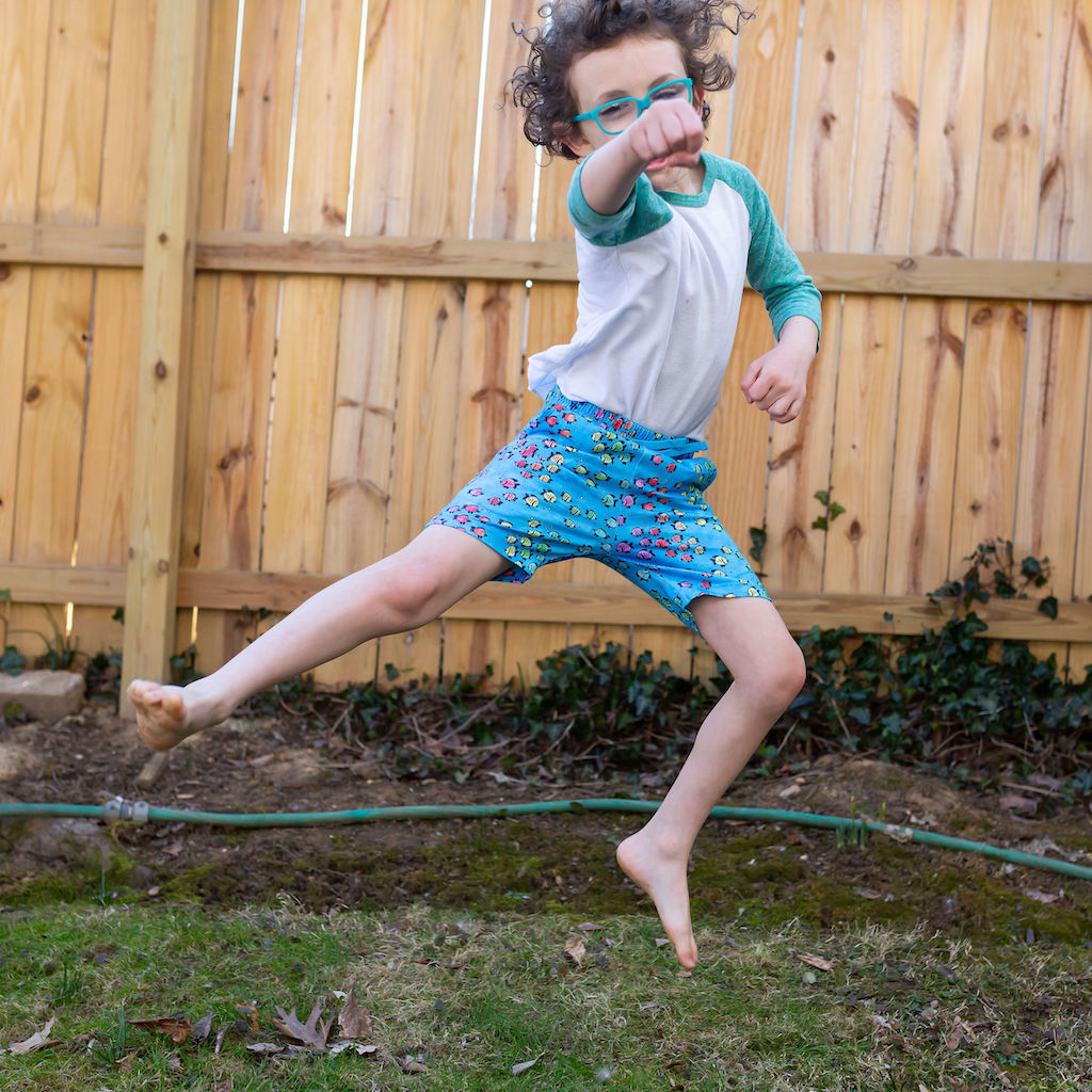 Princess Awesome & Boy Wonder "Summer School" Rainbows of Fish Drawstring Shorts with Pockets — detail shot 6