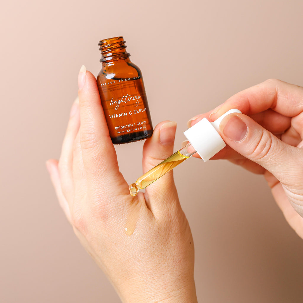 Pretty farm girl Brightening Serum  Vitamin C — detail close-up