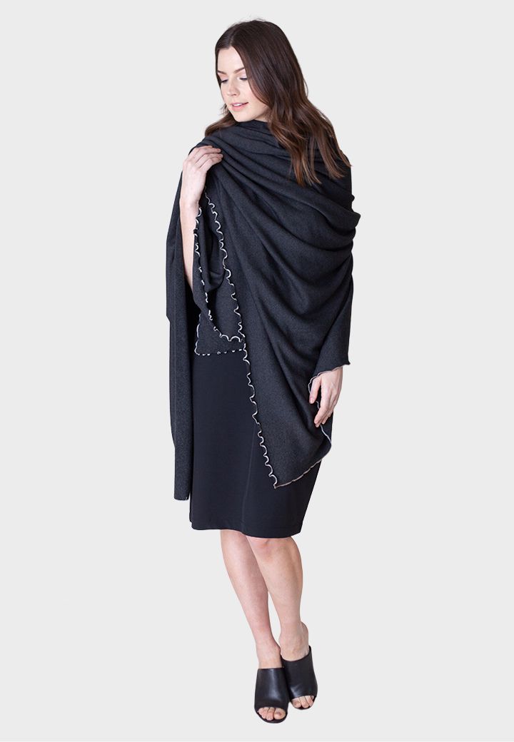 Buki Buki Travel Wrap - Charcoal Grey — size reference