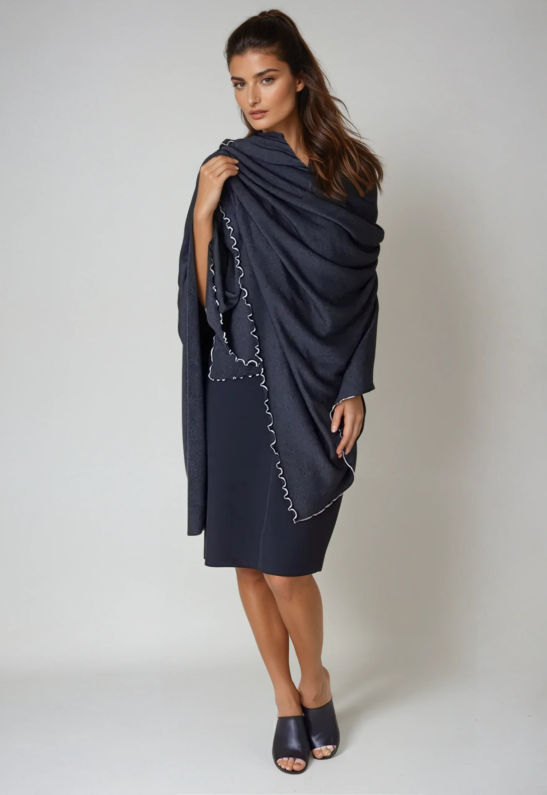 Buki Buki Travel Wrap - Charcoal Grey — back view