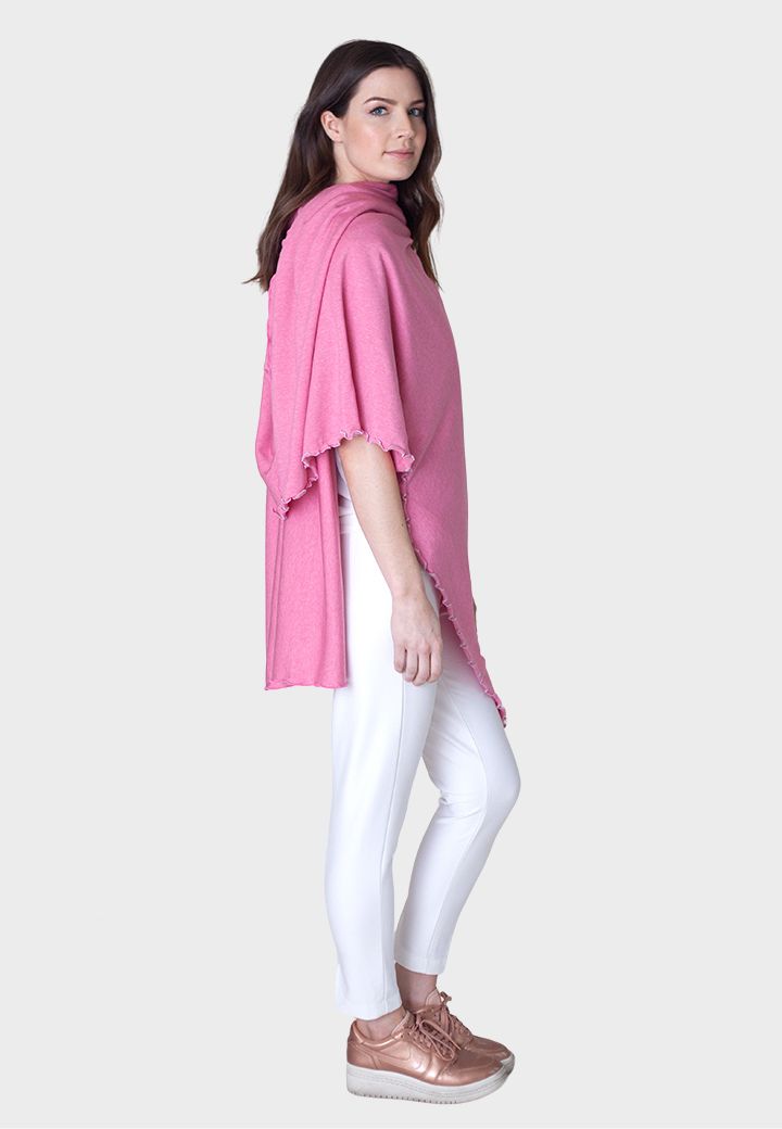 Buki Buki Blanket - Berry Pink — lifestyle context