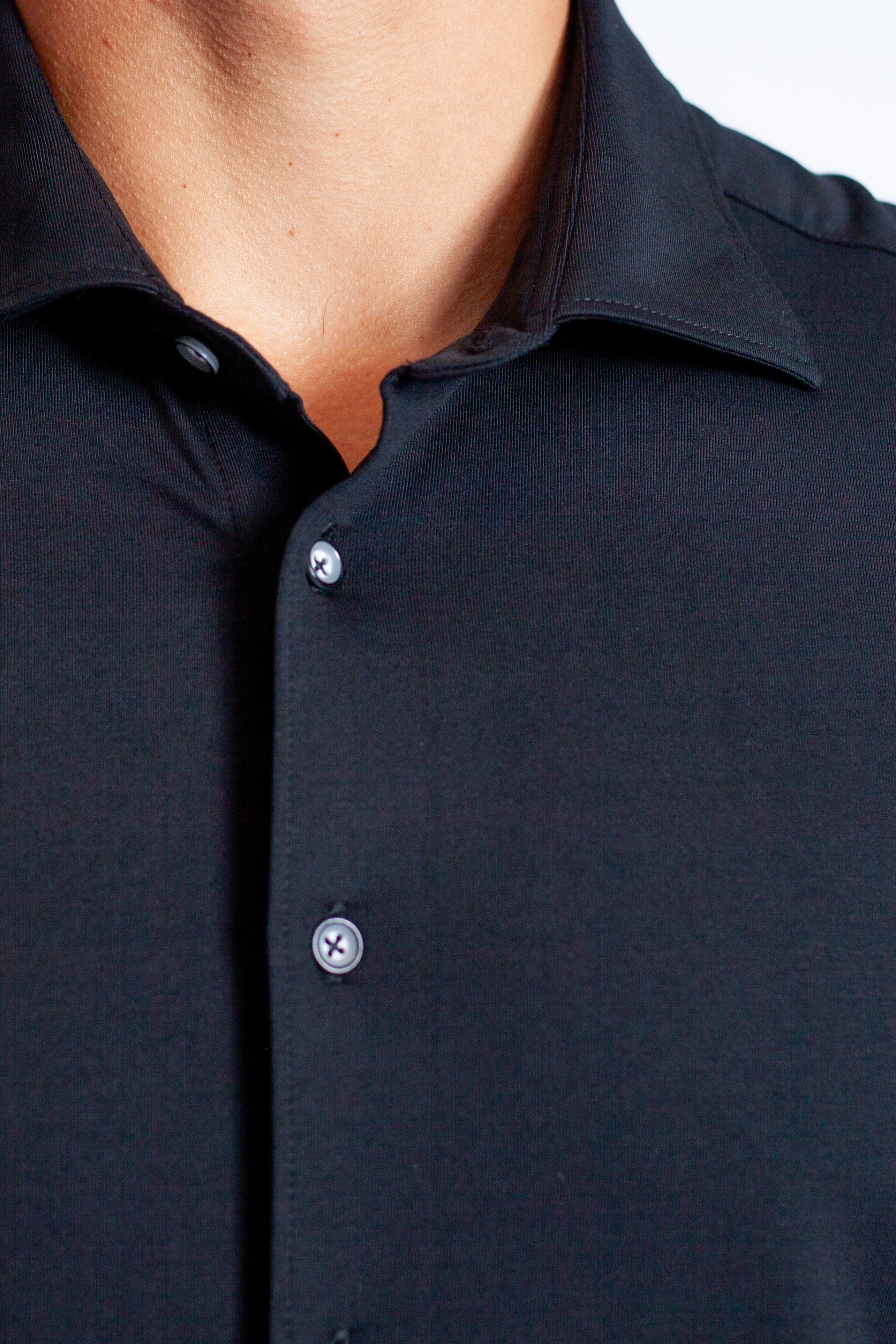 Buki Buki Cinqo Single Shot Short Sleeve Shirt - Black — detail close-up