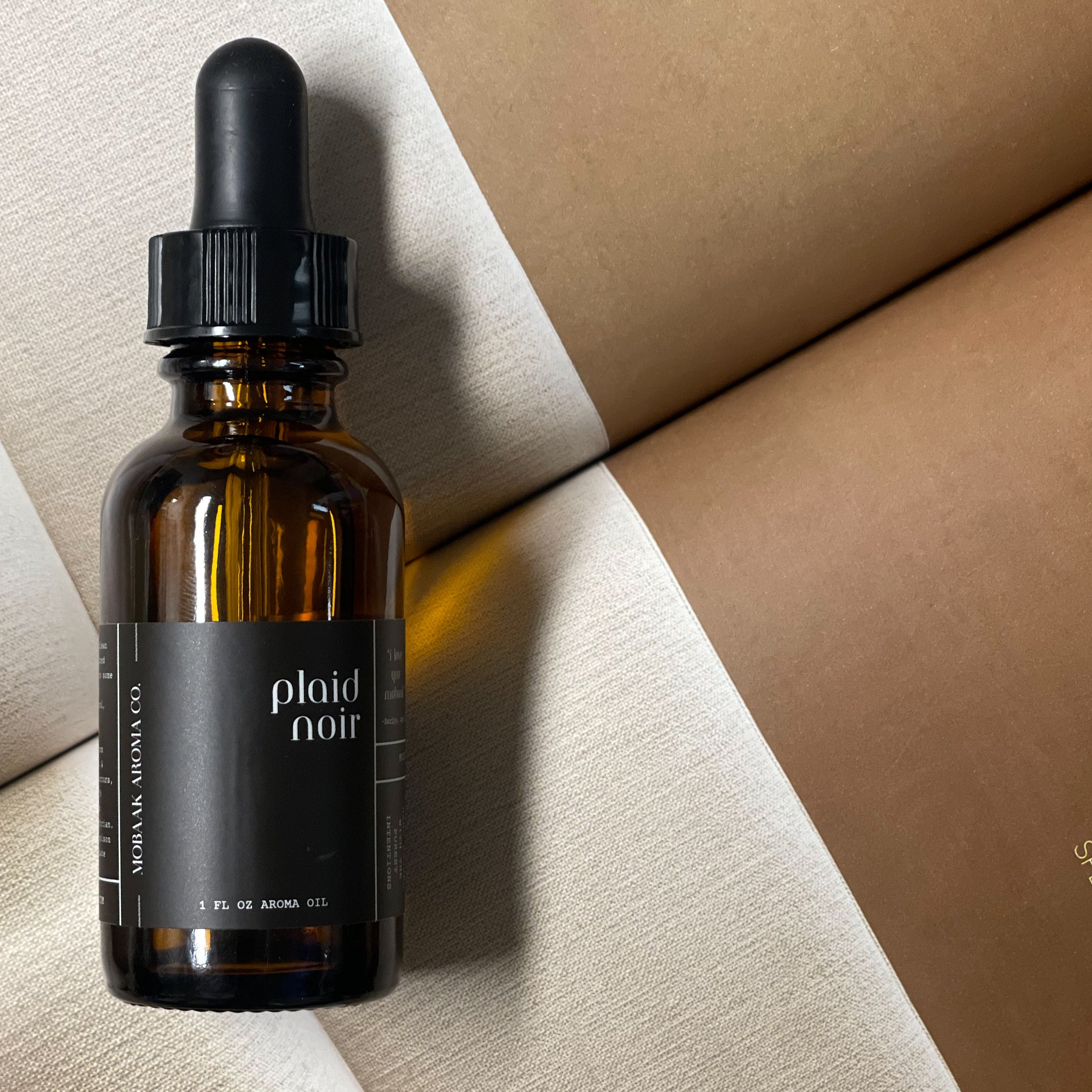 Plaid Noir Aroma Oil – Mobaak Aromatherapy Shoppe