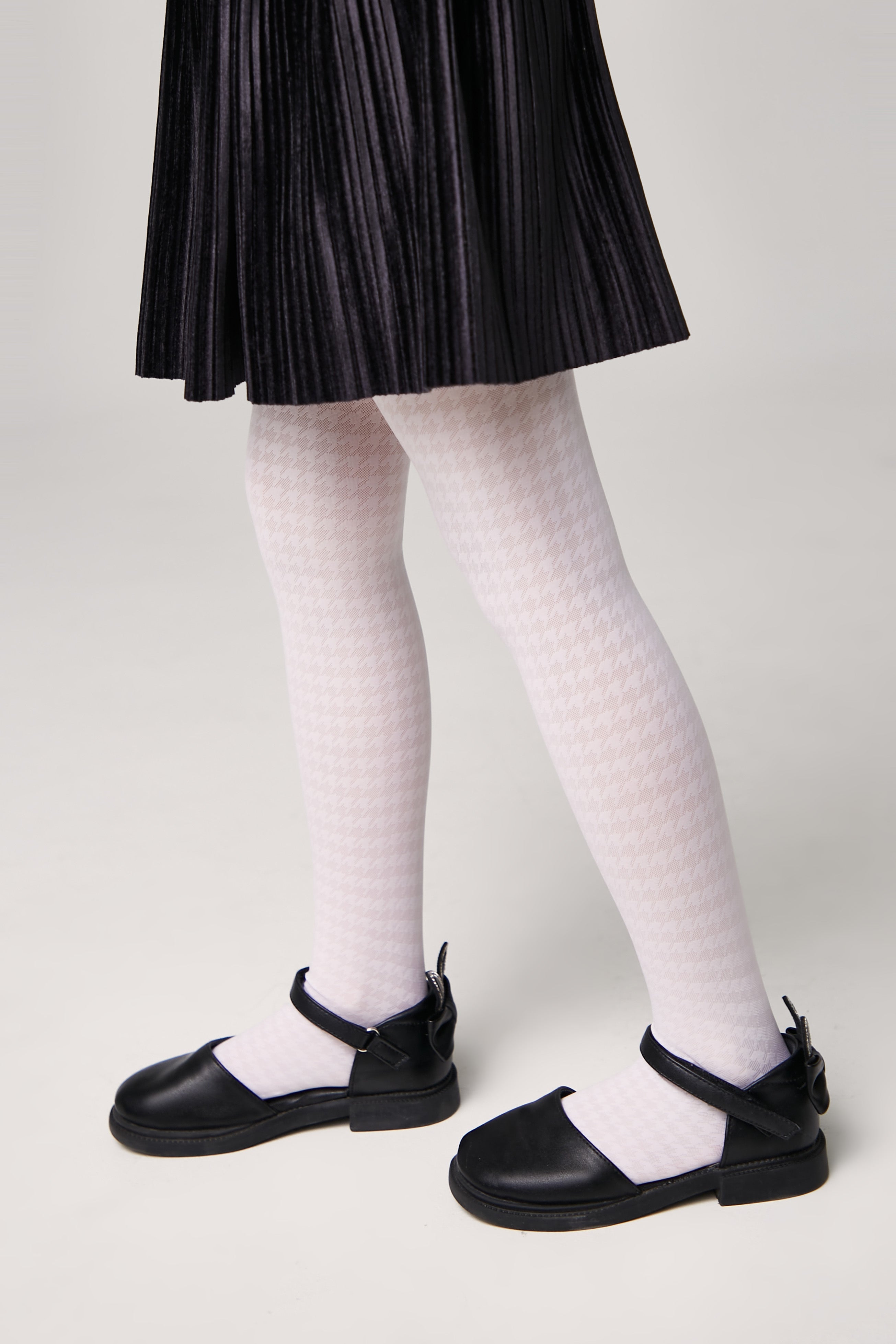 TheRanok.com Conte Tights for girls Chanel 40 Den - Houndstooth Pattern — lifestyle context