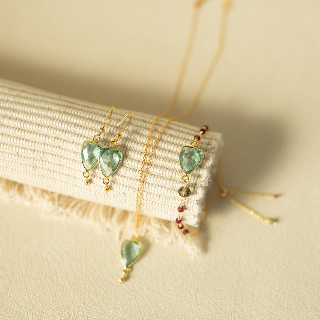 PARKEN JEWELRY Green Amethyst Gold Isla Bracelet — detail shot 9