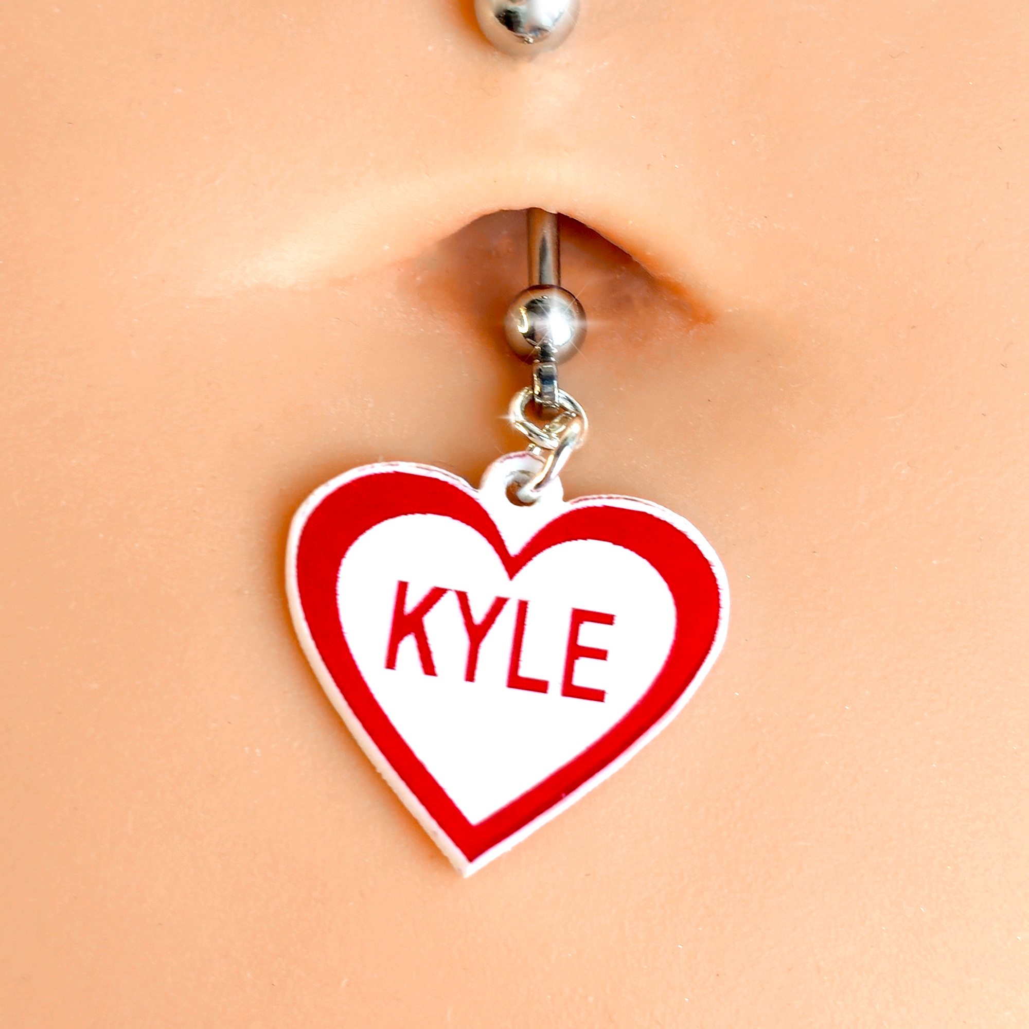 BodyCandy Custom Red White Valentines Day Heart Personalized Dangle Belly Ring — color detail