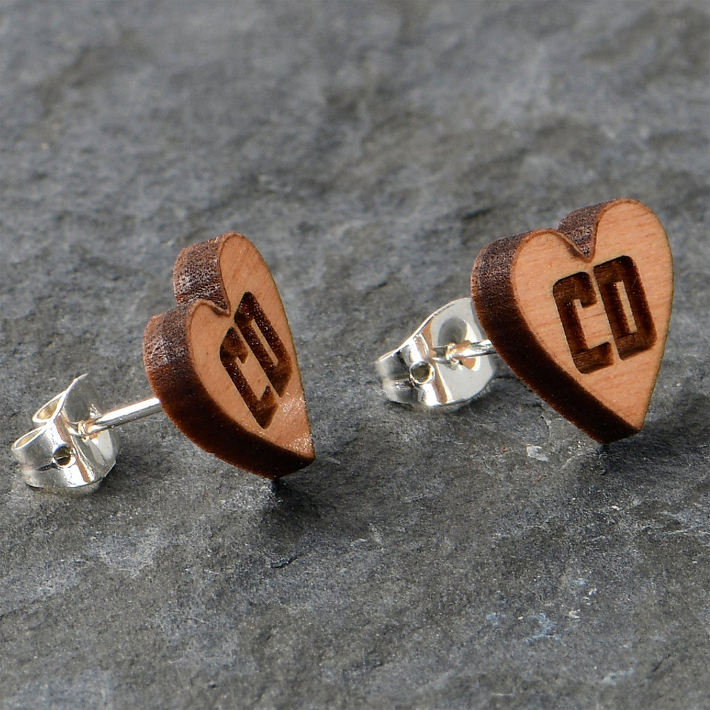 BodyCandy Custom No 2 Earrings Wood Initial Heart Personalized Stud Earrings — alternative angle