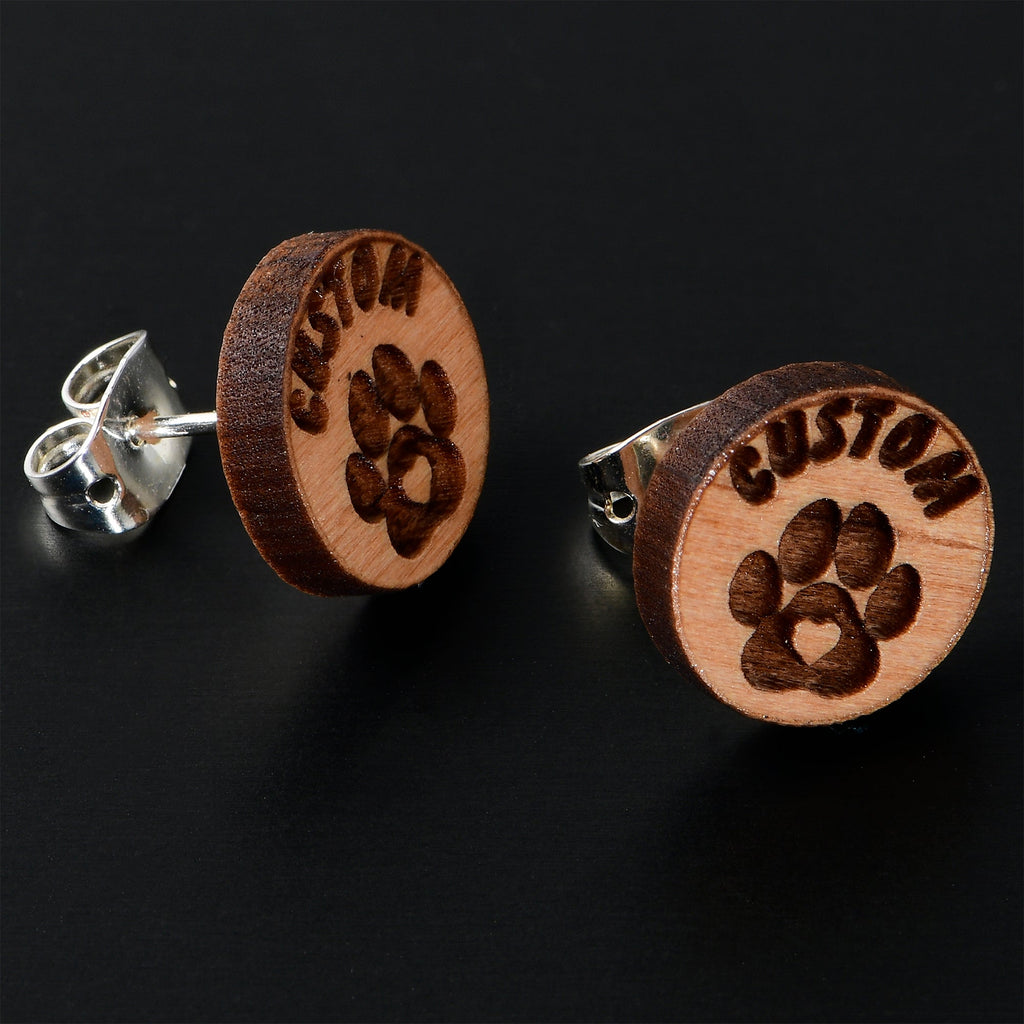 BodyCandy Custom Animal Jewelry Earrings Paw Print Personalized Stud Earrings — detail close-up
