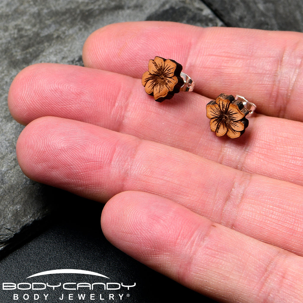 BodyCandy Natural Maple Wood Spring Flowers Stud Earrings — side view