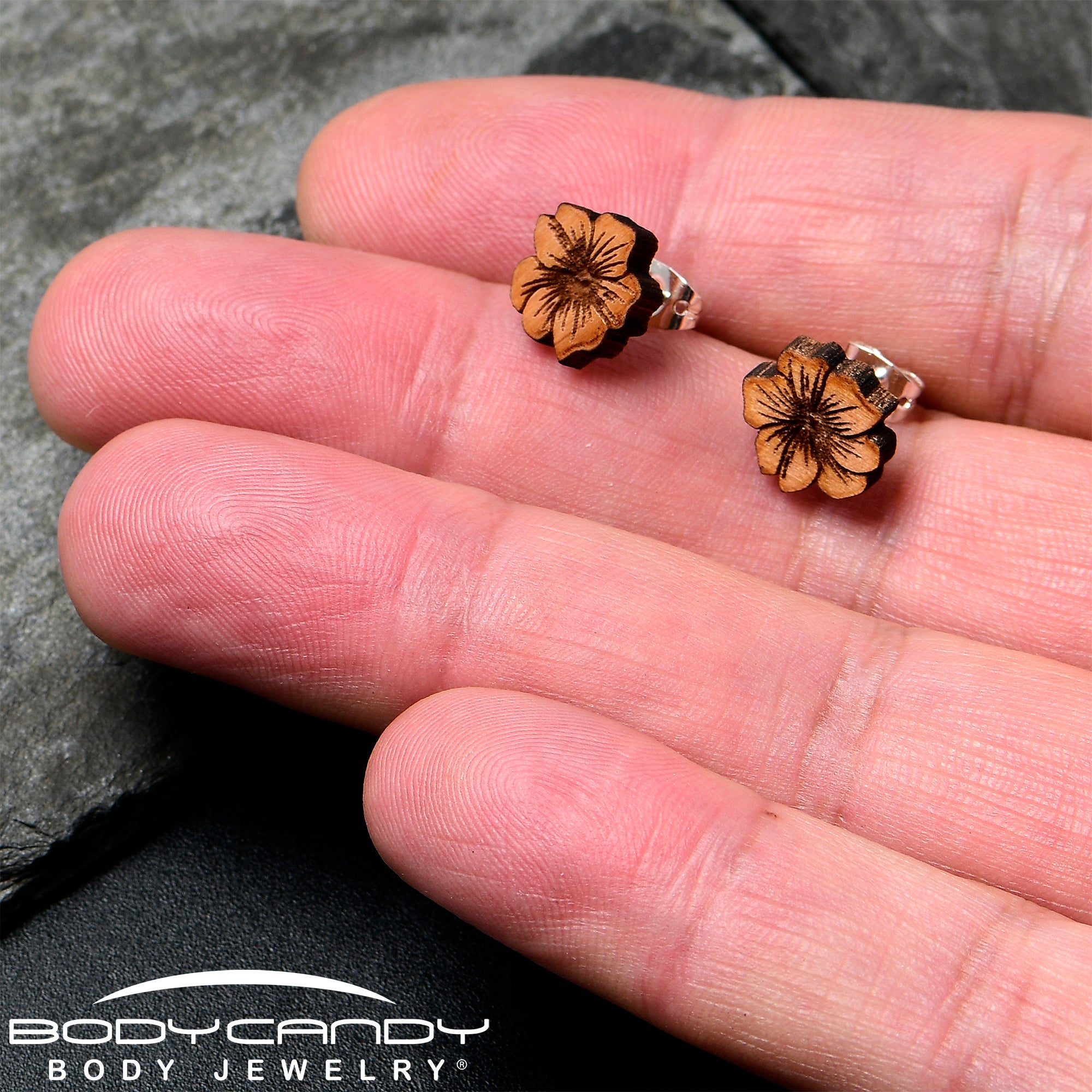 BodyCandy Natural Maple Wood Spring Flowers Stud Earrings — side view