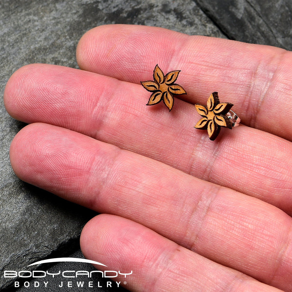 BodyCandy Natural Maple Wood Blooming Flowers Stud Earrings — side view