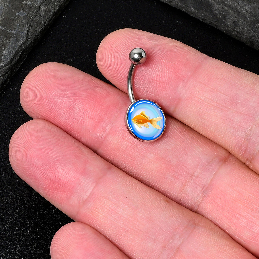 BodyCandy Gold Fish Belly Ring by Onyx O — detail close-up