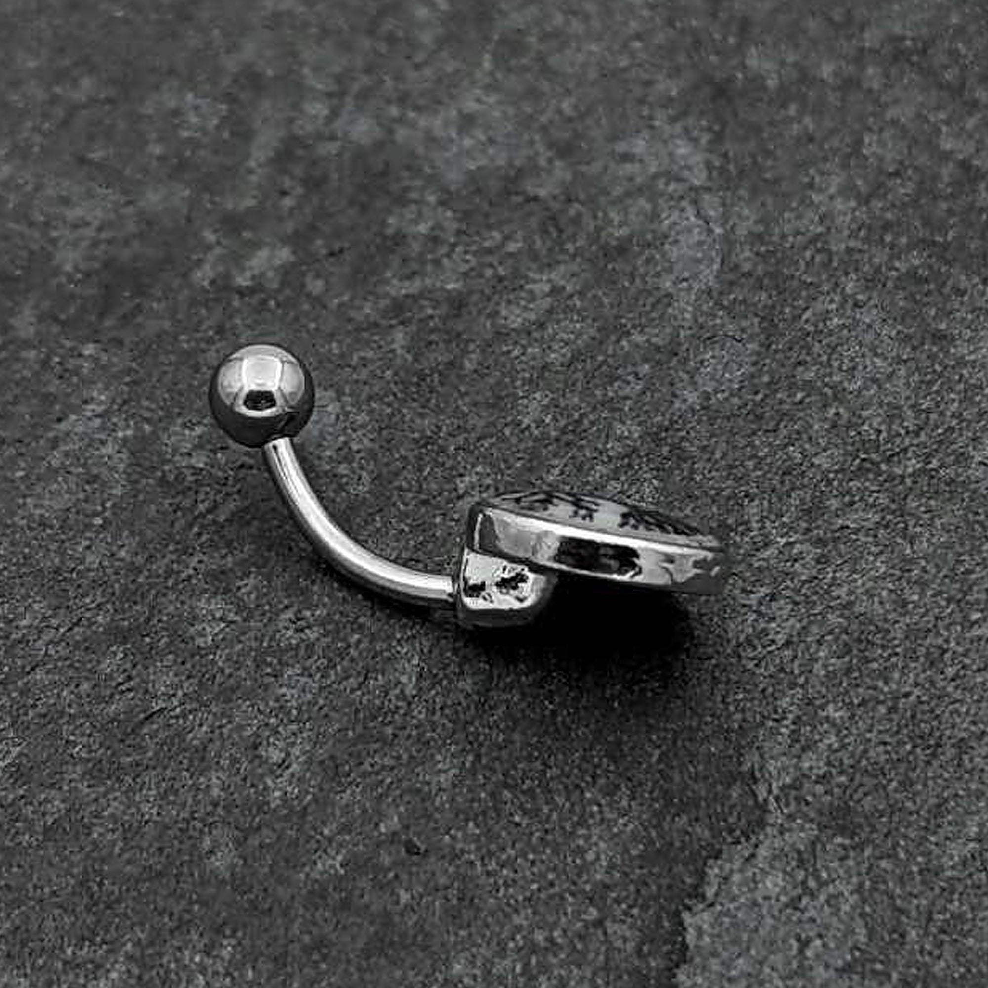 BodyCandy Glow in the Dark Tree of Life Belly Ring by Onyx O — color detail