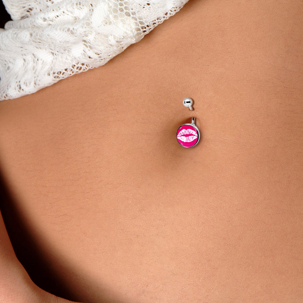 BodyCandy Red Hot Lips Belly Ring by Onyx O — detail close-up