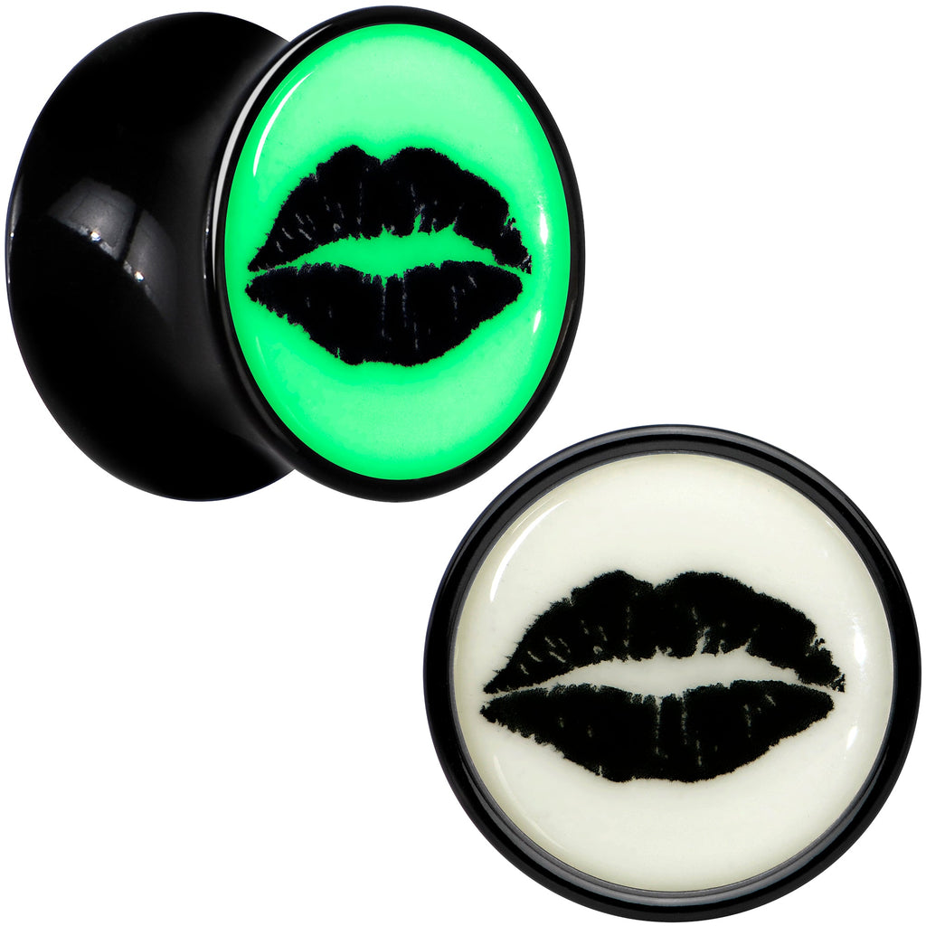 BodyCandy Black Acrylic Lipstick Kiss Glow in Dark Double Flare Plug Set by Onyx O — in-use photo