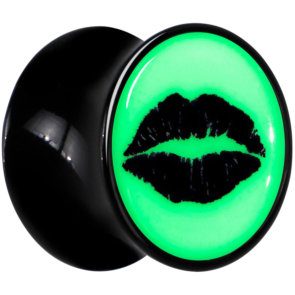 BodyCandy Black Acrylic Lipstick Kiss Glow in Dark Double Flare Plug Set by Onyx O — lifestyle context