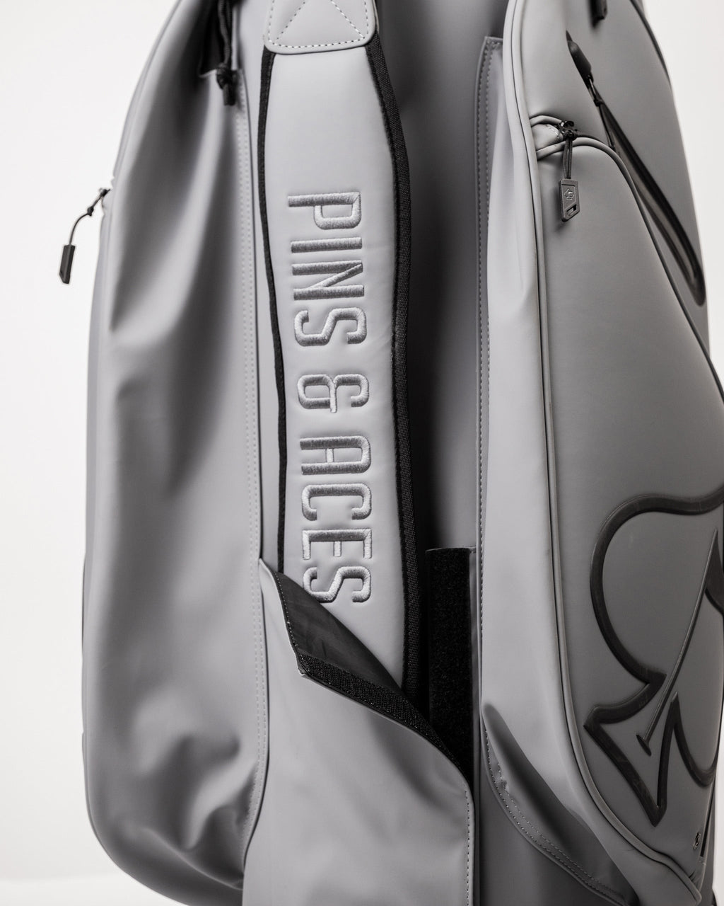 Pins and Aces Player Preferred™ Cart Bag - Flat Ash — product on model
