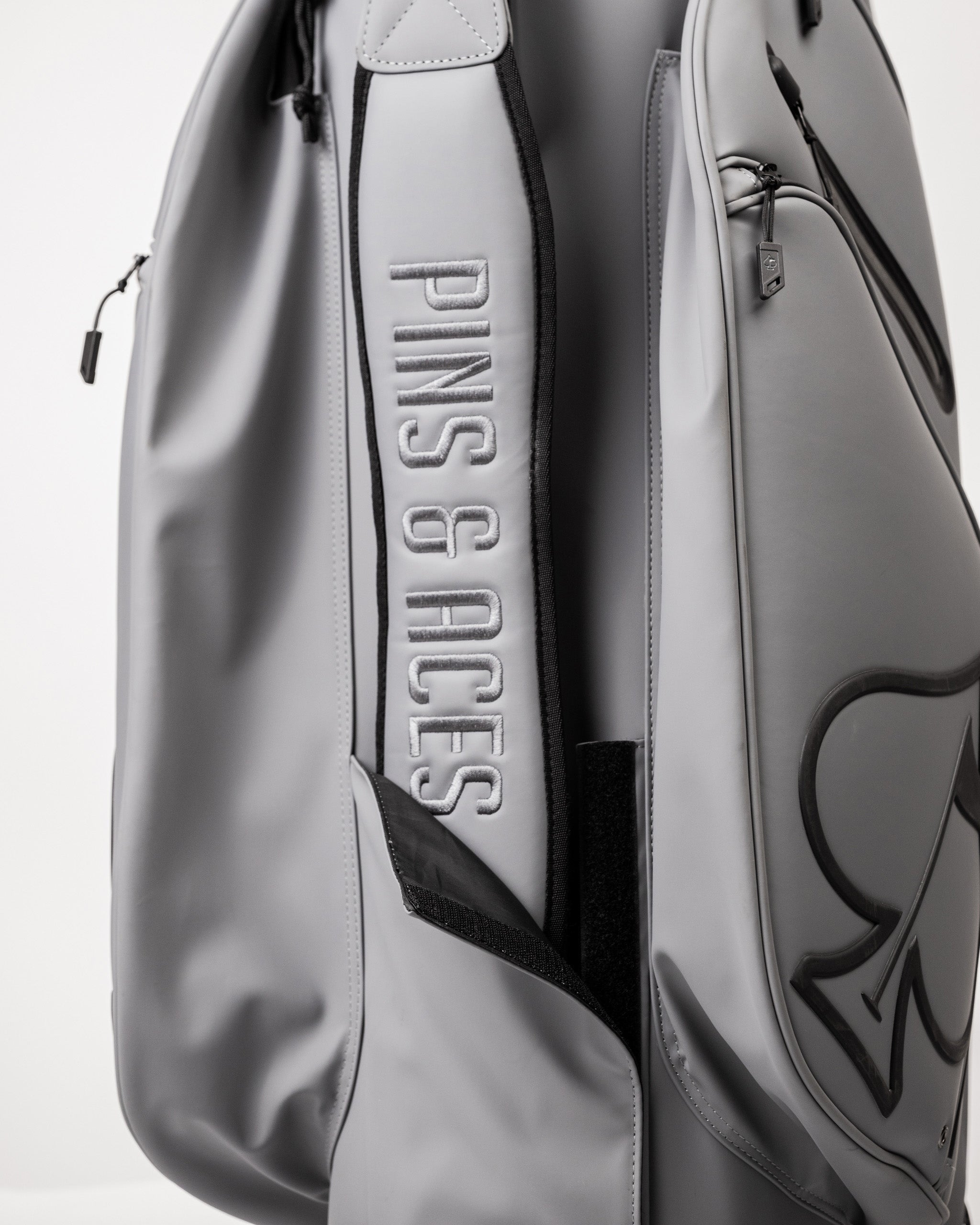 Pins and Aces Player Preferred™ Cart Bag - Flat Ash — product on model