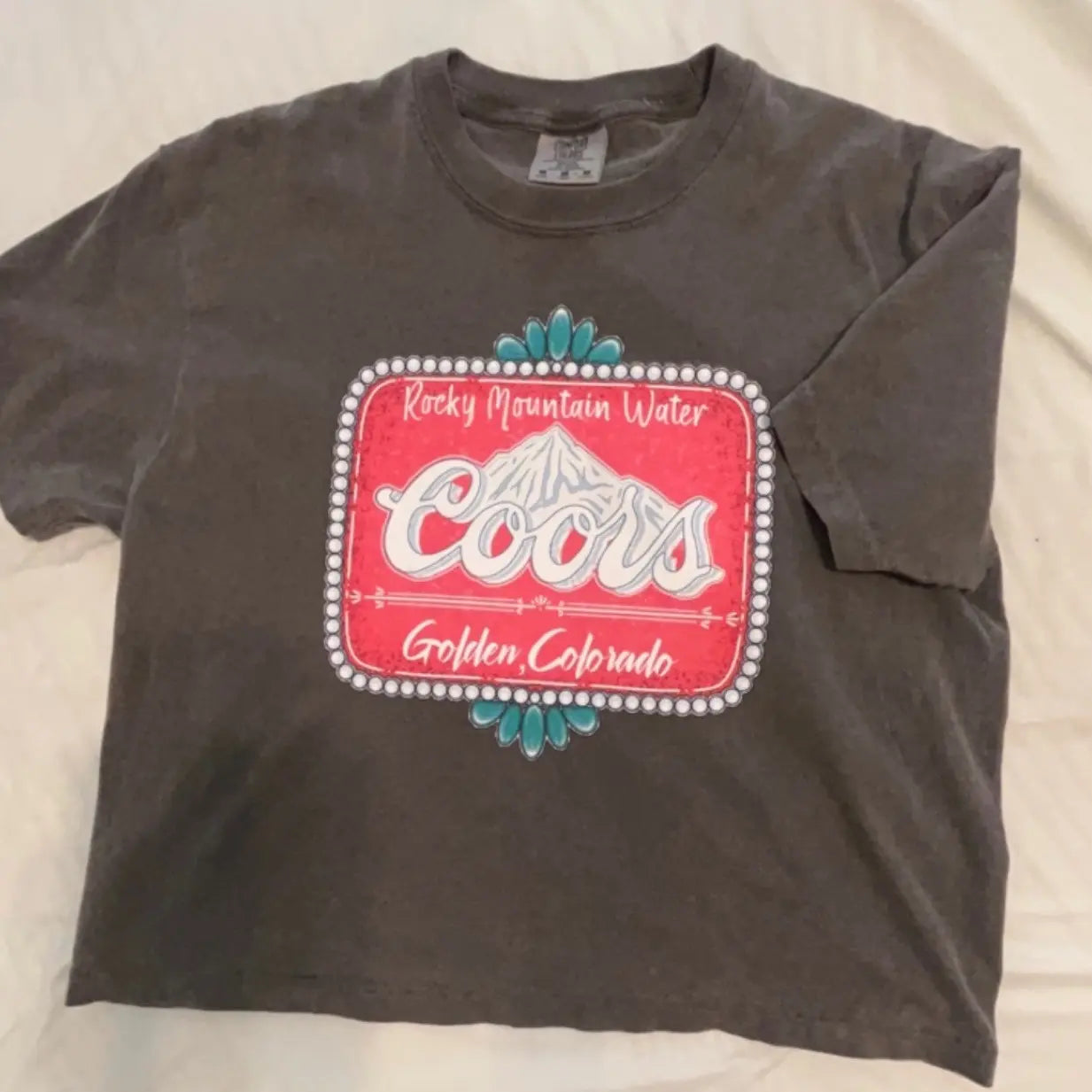 Pasimax Coors Rocky Mountain Cropped T-Shirt – Vintage Comfort Colors® Style, Beer Graphic Crop Top — main product shot