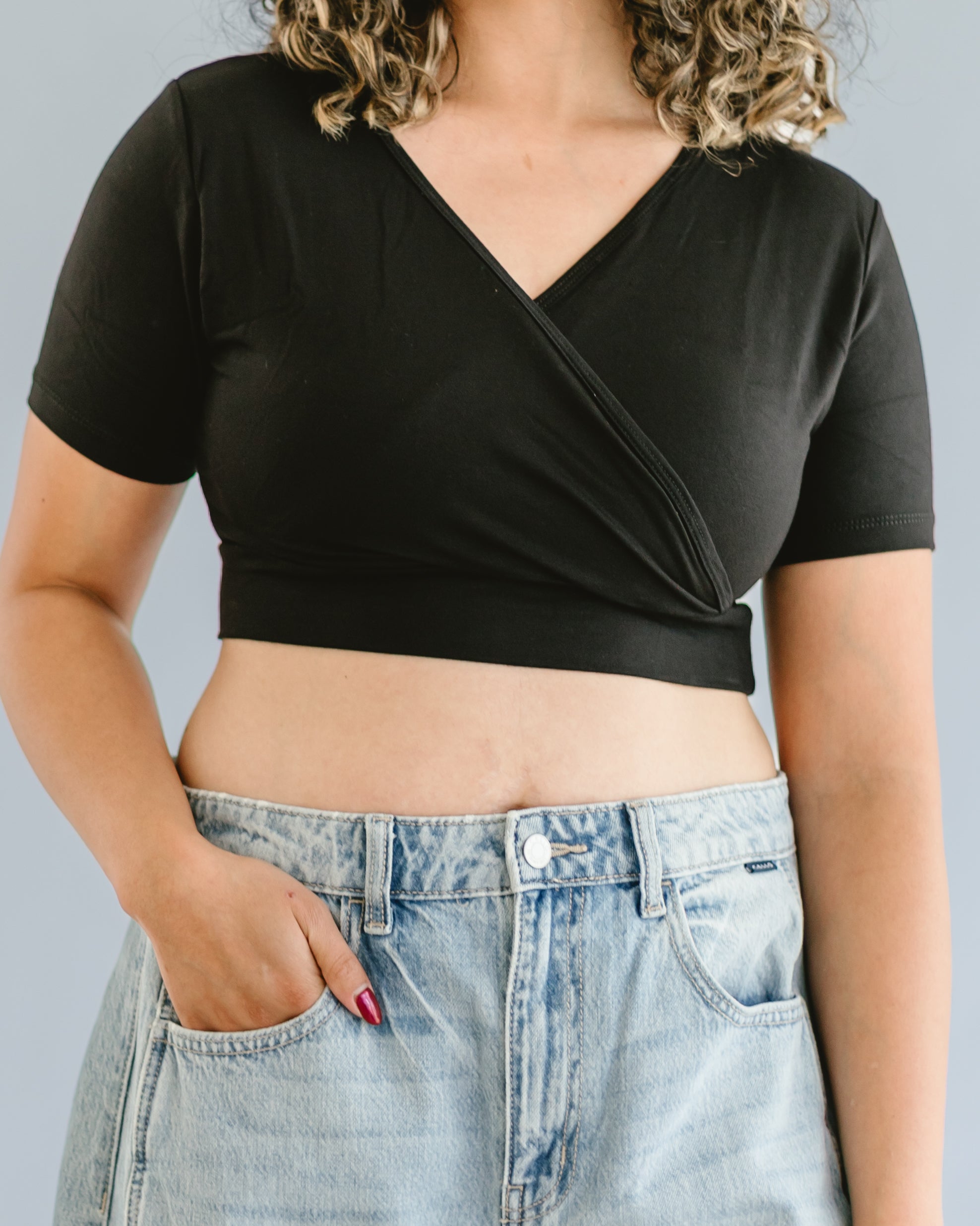 HALFTEE Layering Fashions Cross Over Boyfriend Sleeve ( with pockets for insertable cups/nursing pads) — construction detail