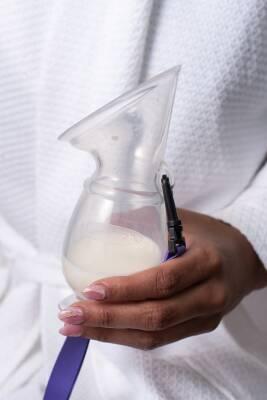 Lansinoh Silicone Breast Milk Collector & Saver: Hands-Free Leak Catcher for Effortless Breastfeeding & Pumping