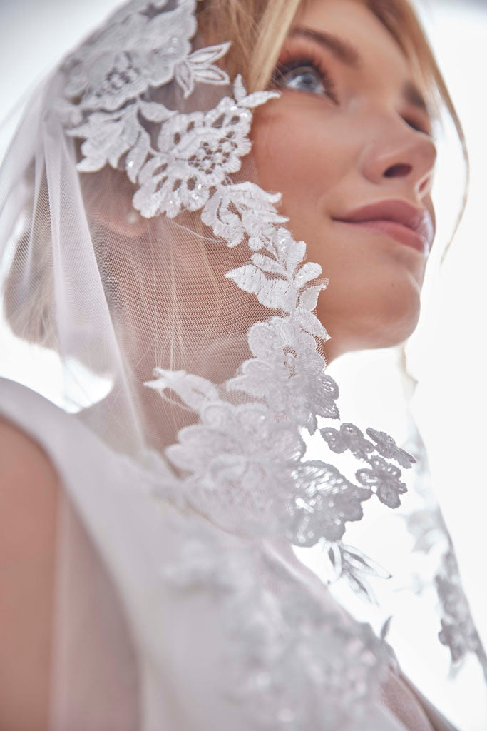 Mantilla Veil with Lace Edge, Floral Veil -D206 – Bridal Port, view 2