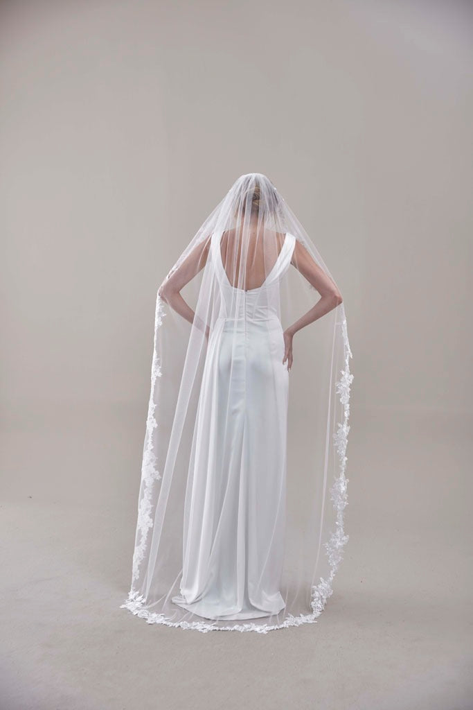 Mantilla Veil with Lace Edge, Floral Veil -D206 – Bridal Port, view 3