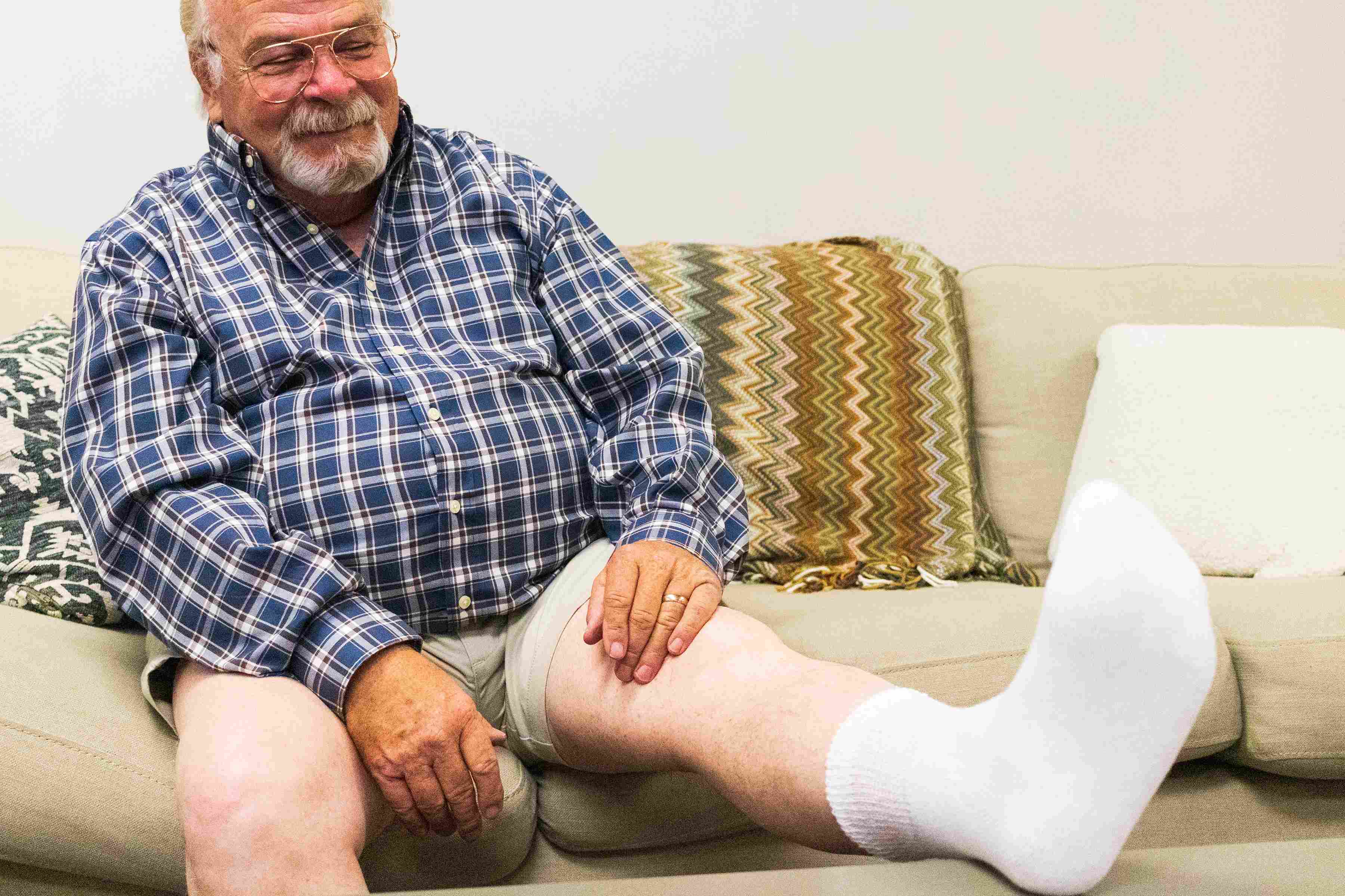DSC Men's Cotton Diabetic Ankle Socks (6 Pair) — back view