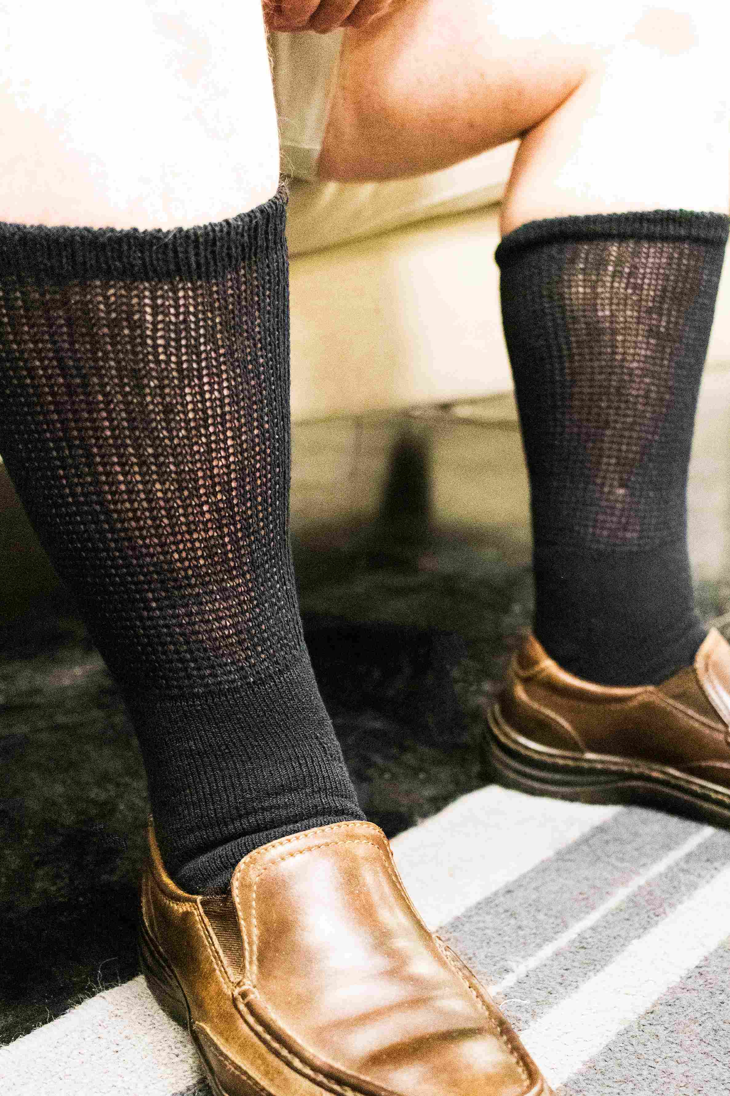 DSC Men's Ultra-Soft Upper Calf Diabetic Socks (4 Pair) — size reference