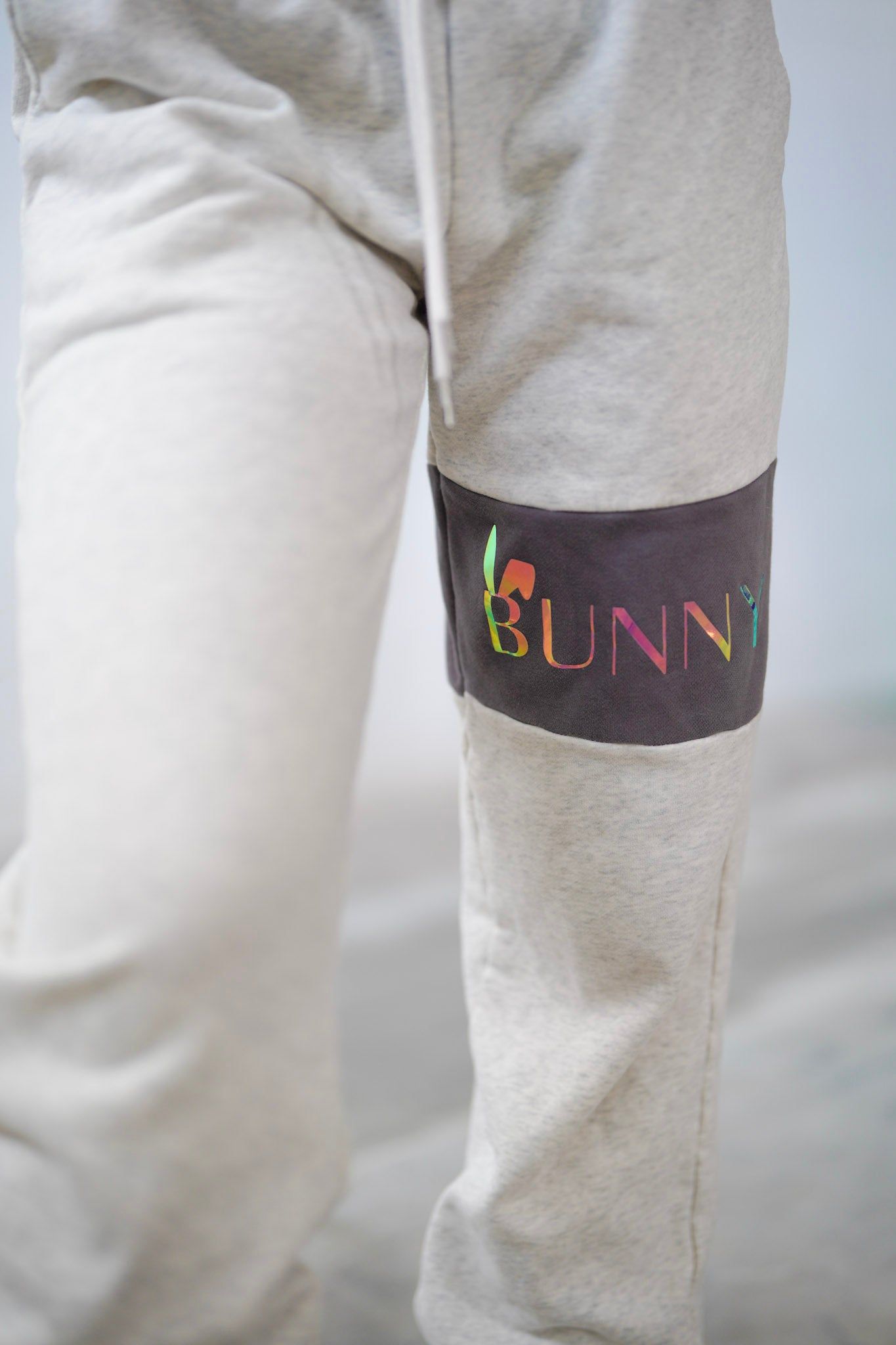 BUNNIES ROOM SWEATPANTS IN LIGHT GREY — lifestyle context