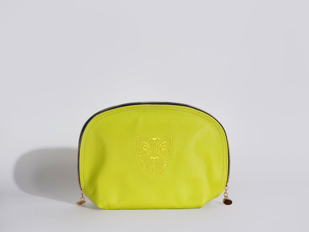 LOLA Y TULA Jag Leather Carry All Case — lifestyle context