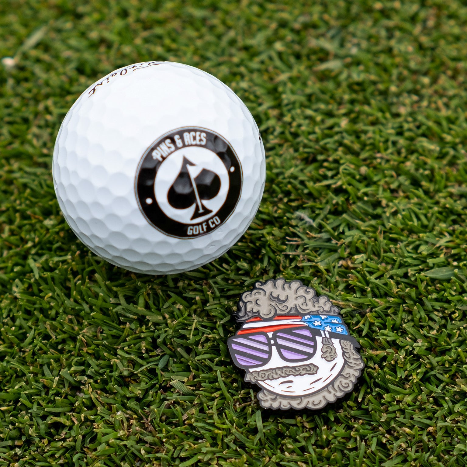 Jerry the Degenerate Ball Marker – Pins and Aces, view 4