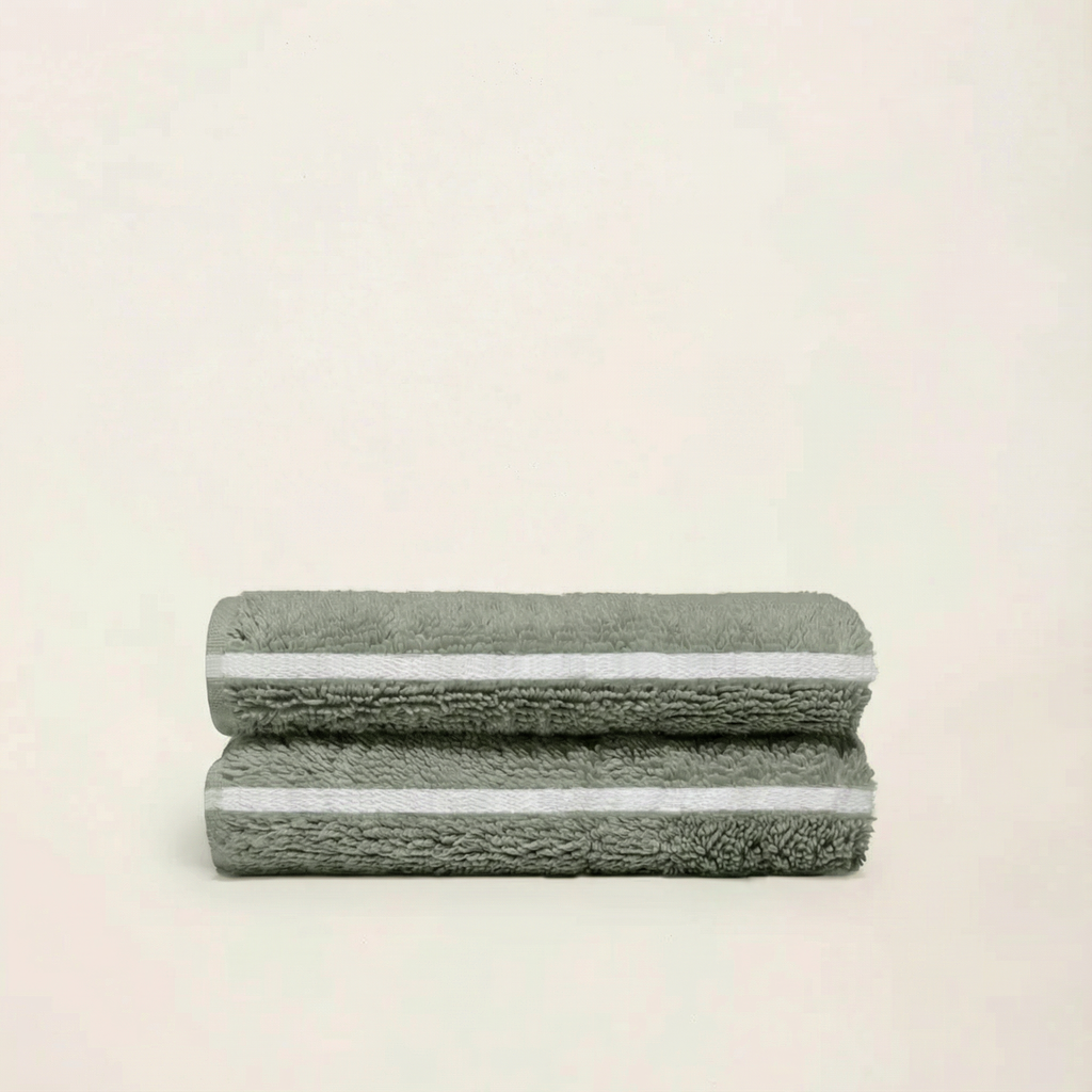 Italic Deia Towels — product on model