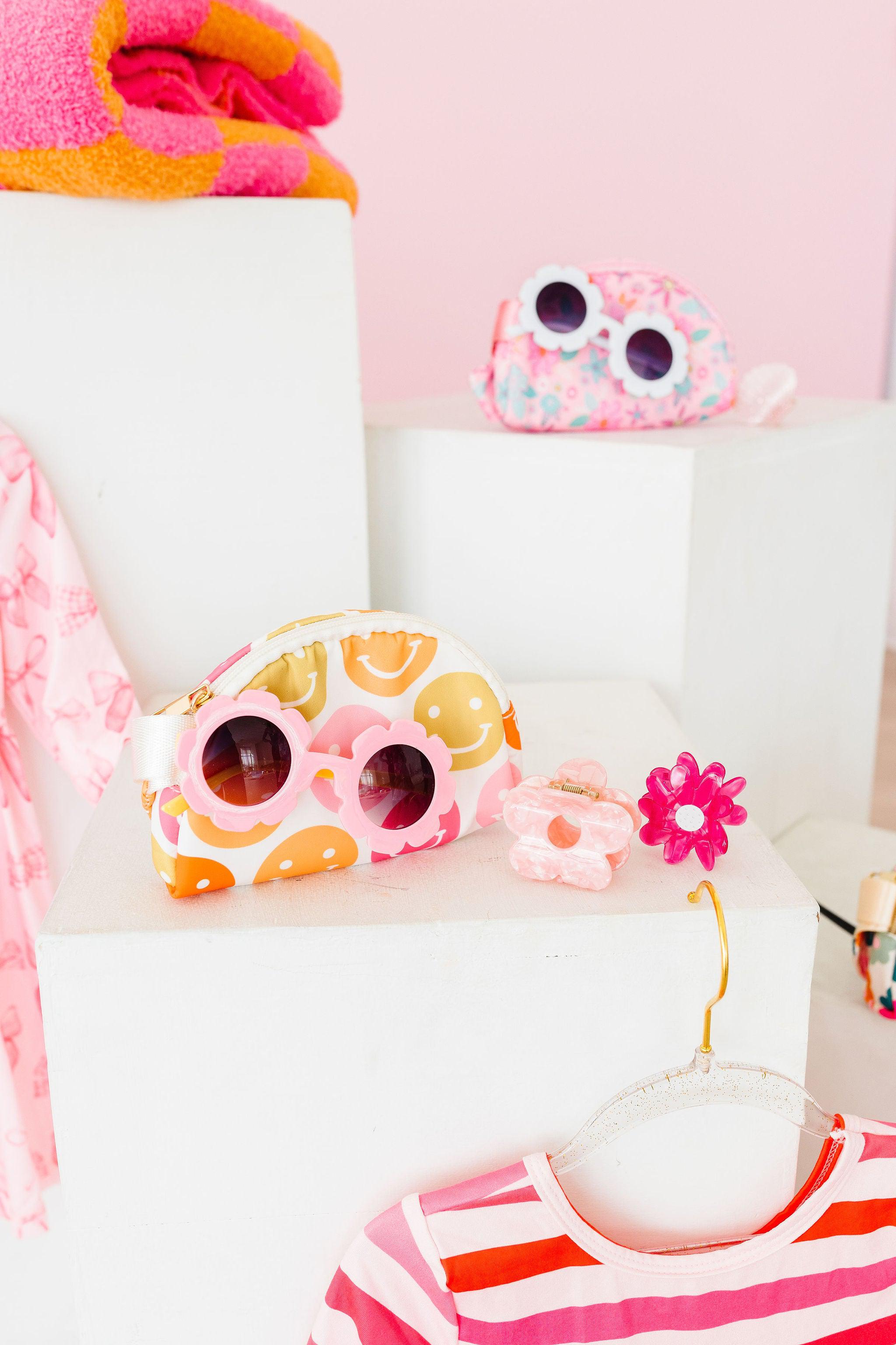 Mila & Rose ® Don't Worry, Be Hippy Belt Bag — lifestyle context