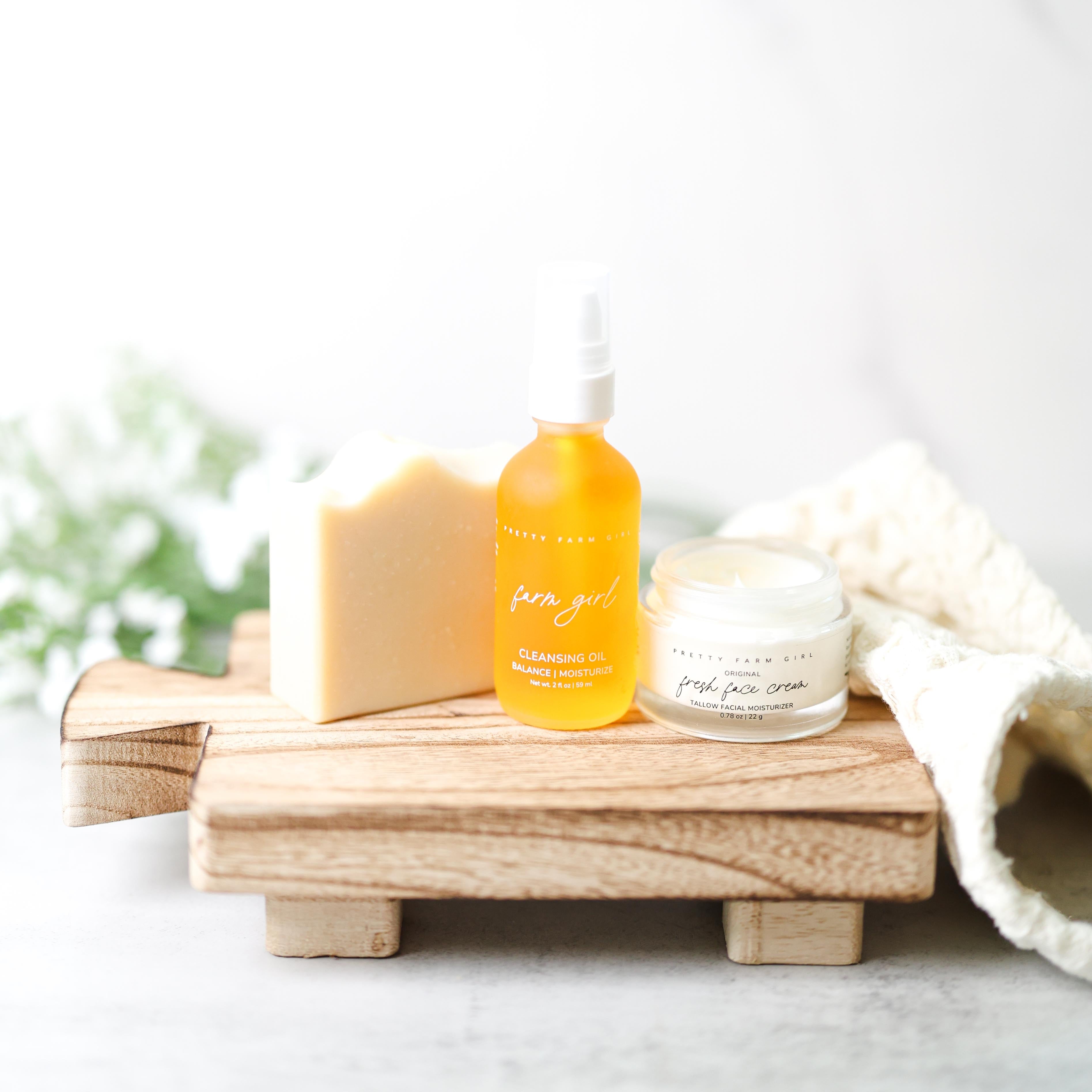 Pretty farm girl Double Cleansing Kit: Anti-Aging — main product shot