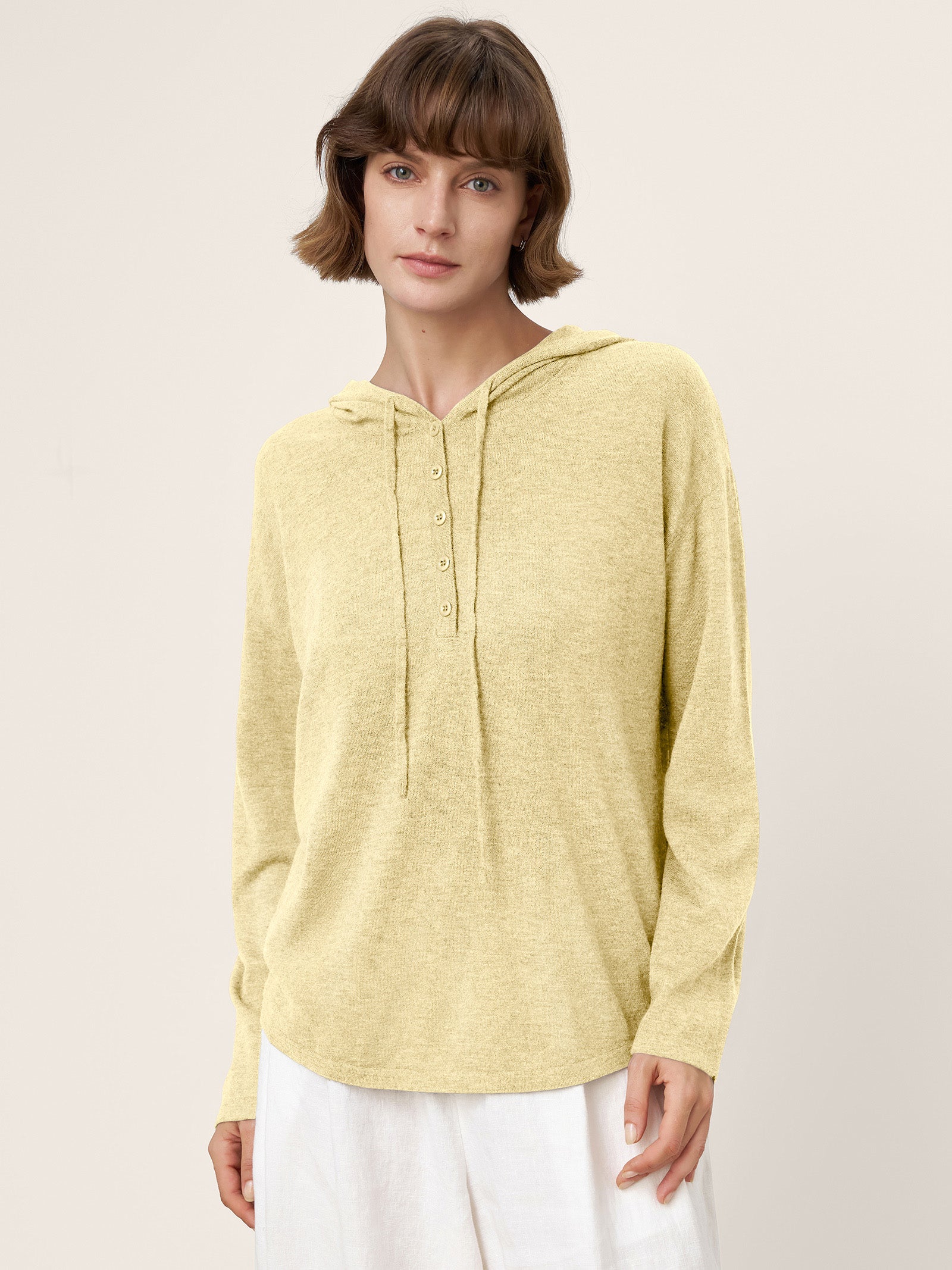 LINTICO 100% Extra-Fine Merino Wool Knit Hooded Sweatshirt SIA — detail close-up