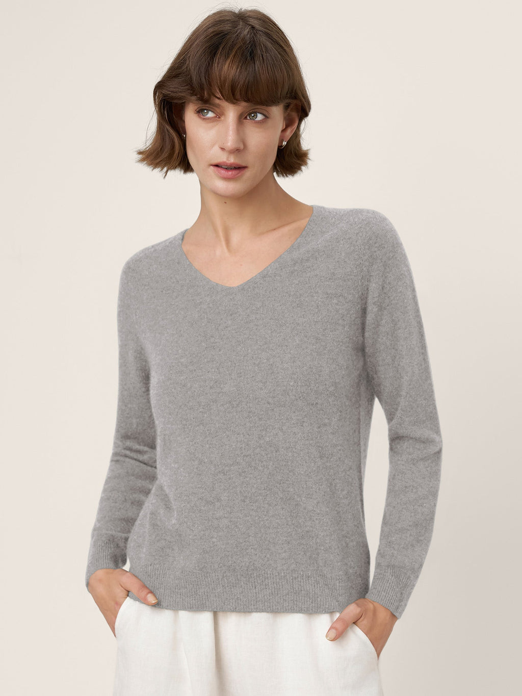 LINTICO Premium Cashmere Blend Hand-Finished Seamless V-Neck Sweater SURI — comparison shot