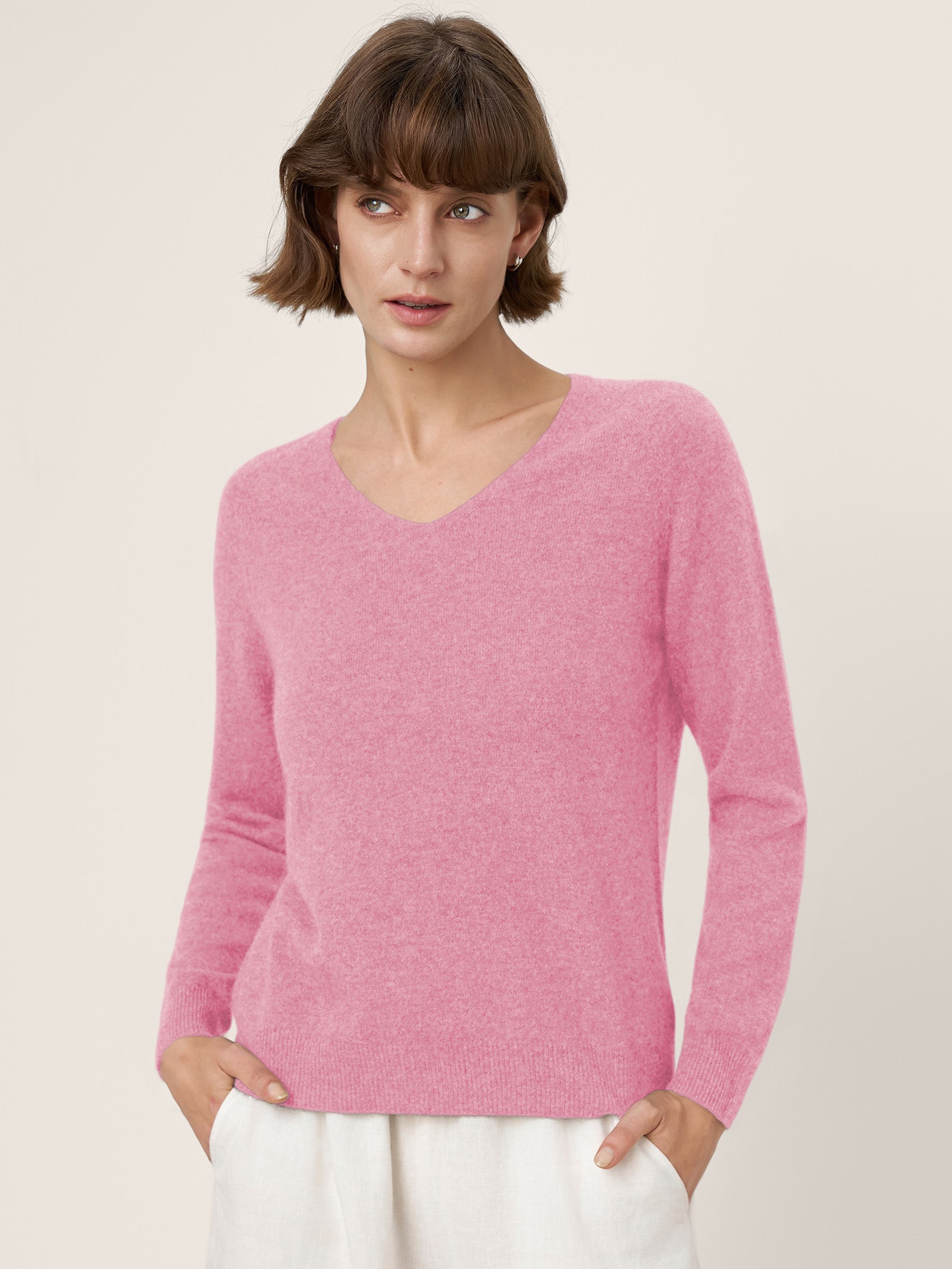 LINTICO Premium Cashmere Blend Hand-Finished Seamless V-Neck Sweater SURI — alternative angle