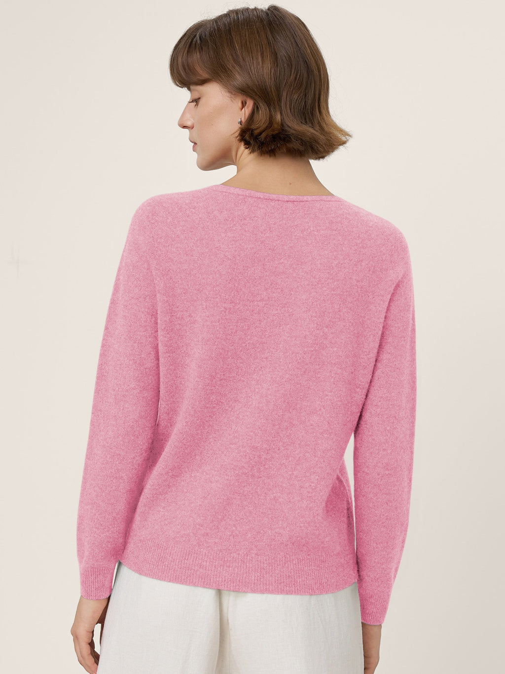 LINTICO Premium Cashmere Blend Hand-Finished Seamless V-Neck Sweater SURI — in-use photo