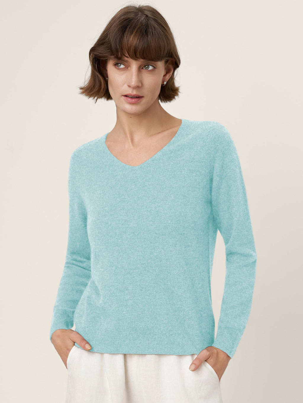 LINTICO Premium Cashmere Blend Hand-Finished Seamless V-Neck Sweater SURI — size reference